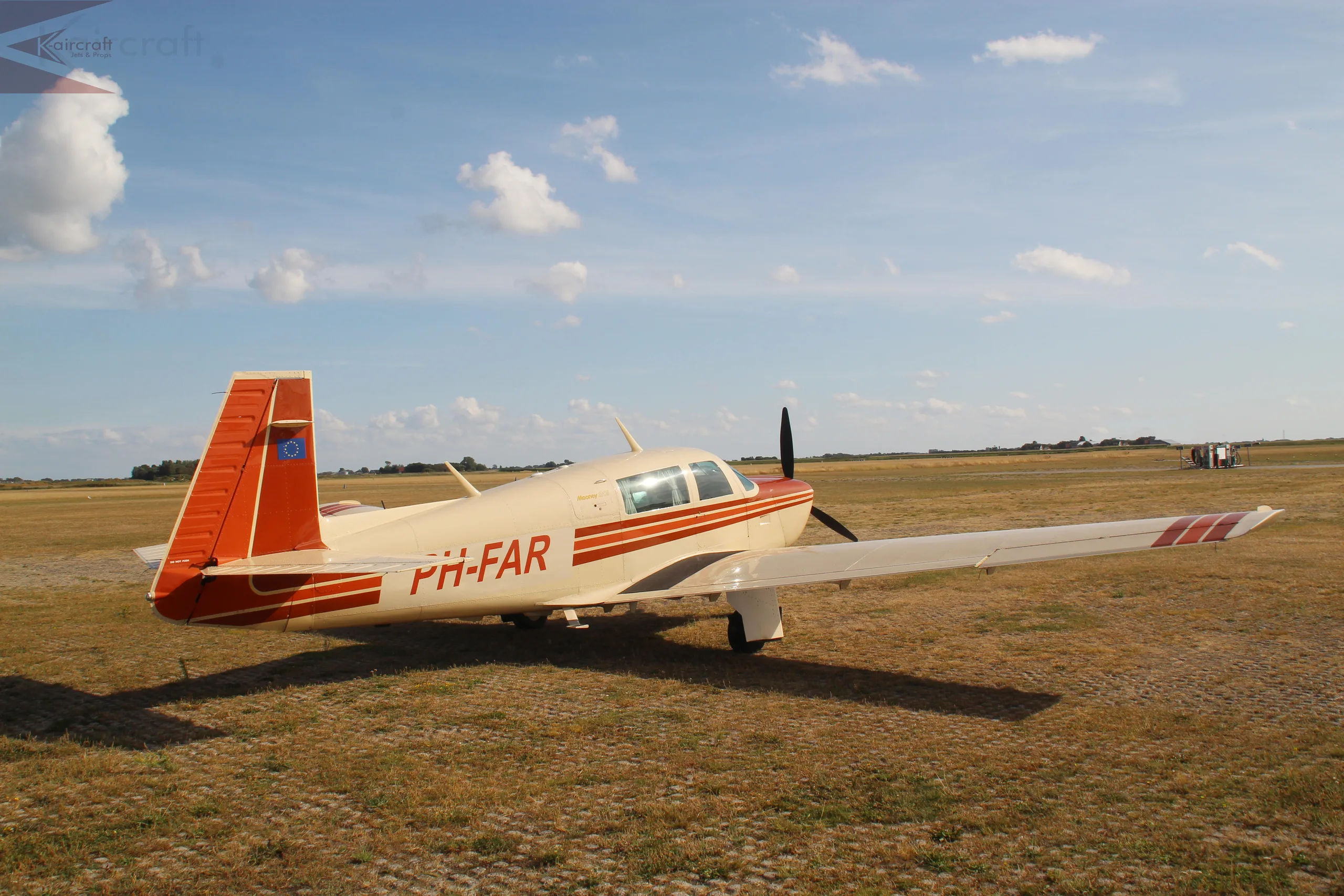 Exterior view of a 1984 Mooney m20j 201 468.