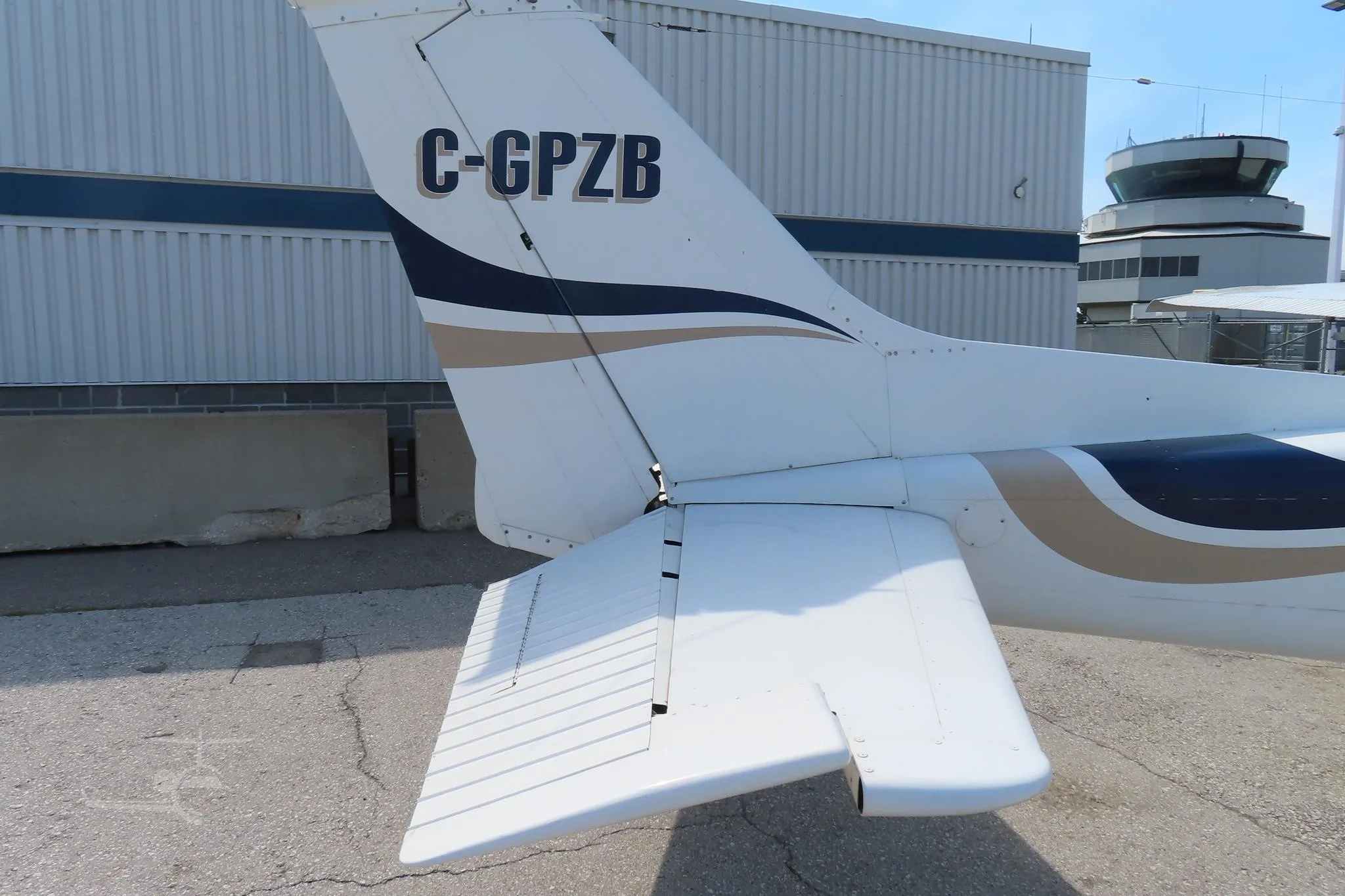 C--gpzb - 1975 Cessna 172M Skyhawk