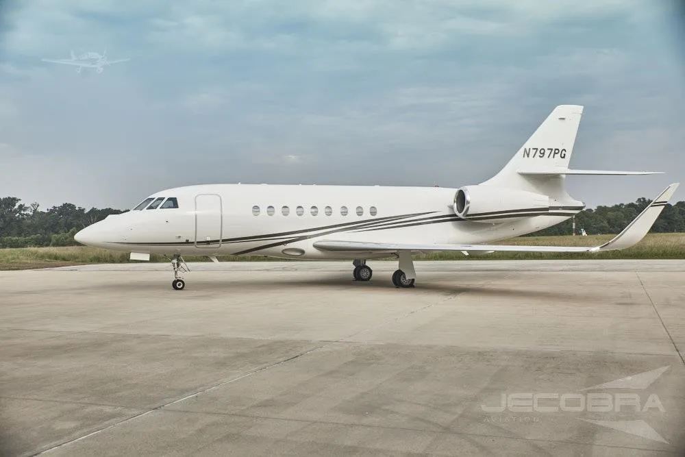 Exterior view of a 2006 DASSAULT FALCON 2000LX, N797PG.