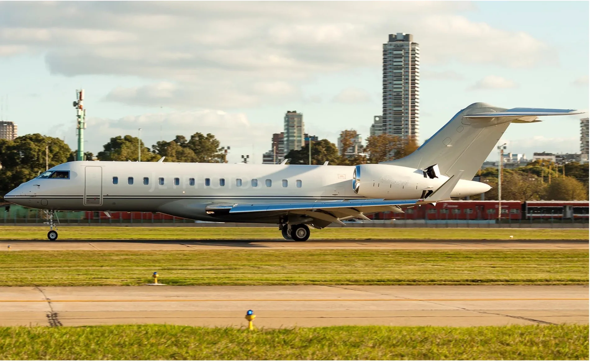 Marketing image of a 2012 Bombardier Global 6000.