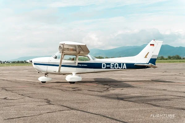 Marketing image of a 1977 Cessna 172N.