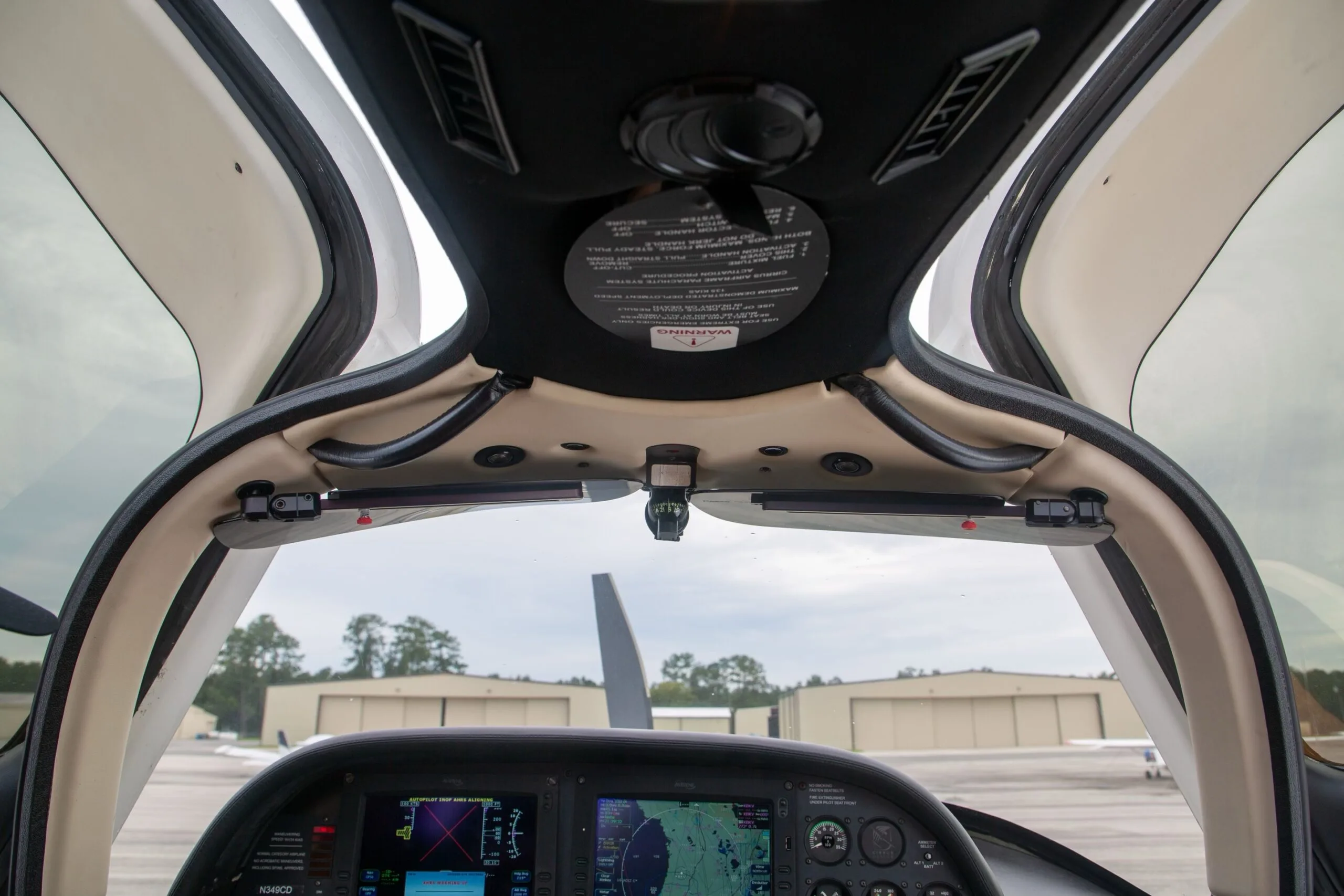 Cockpit and instrument panel of a 2005 Cirrus SR20-G2.