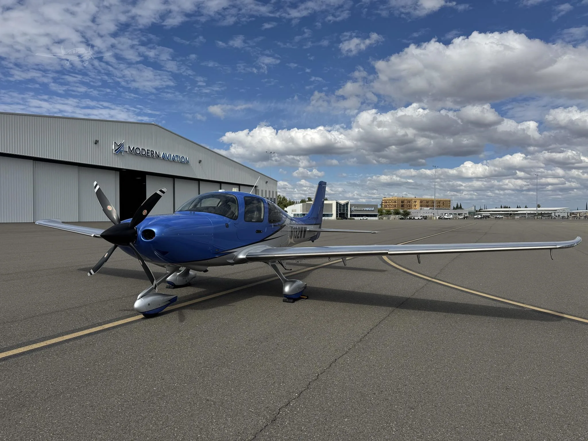 Exterior view of a 2022 CIRRUS SR22-G6 TURBO, N132WW.