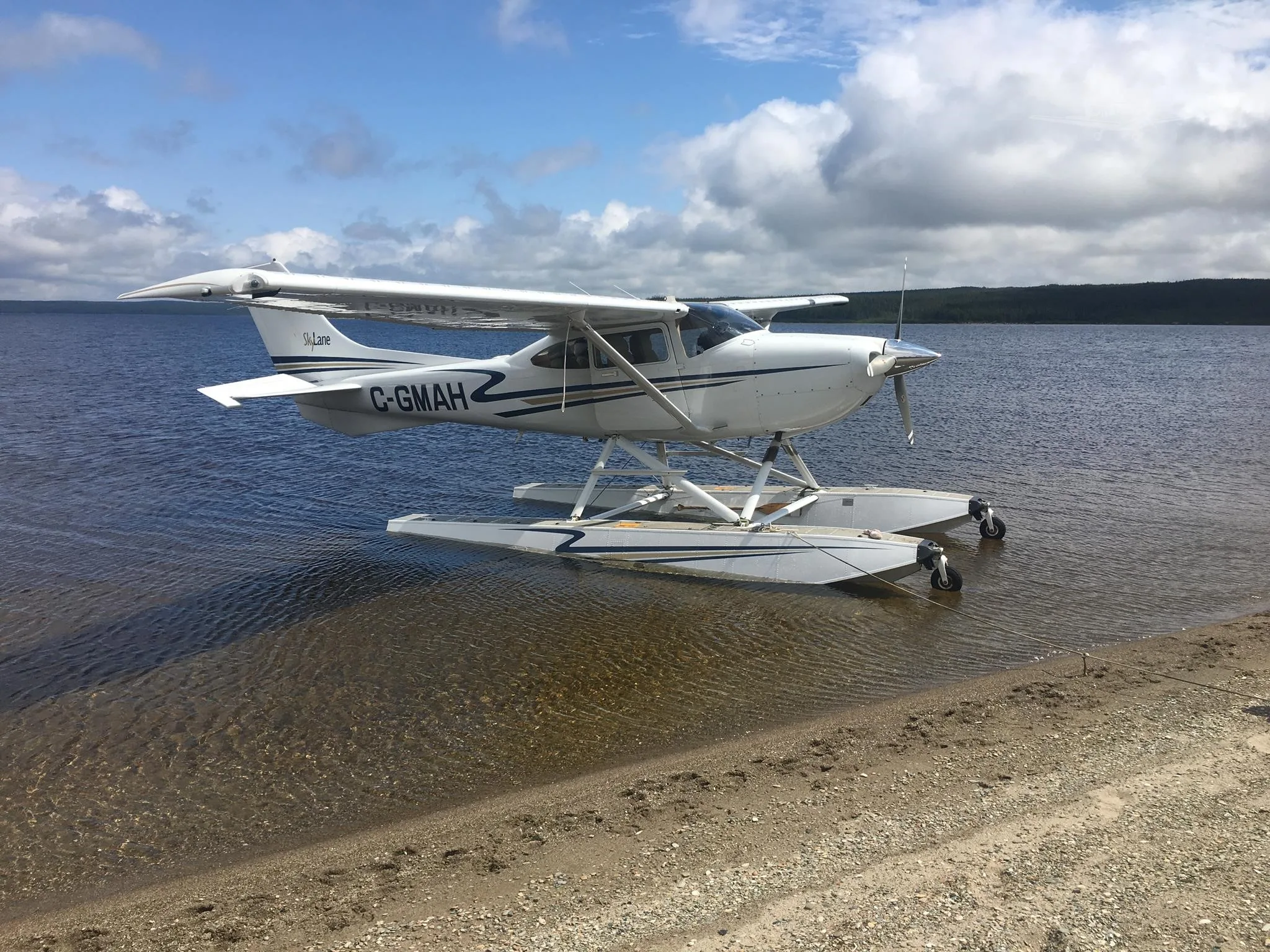 Exterior view of a 2002 CESSNA 182T SKYLANE, C-GMAH.