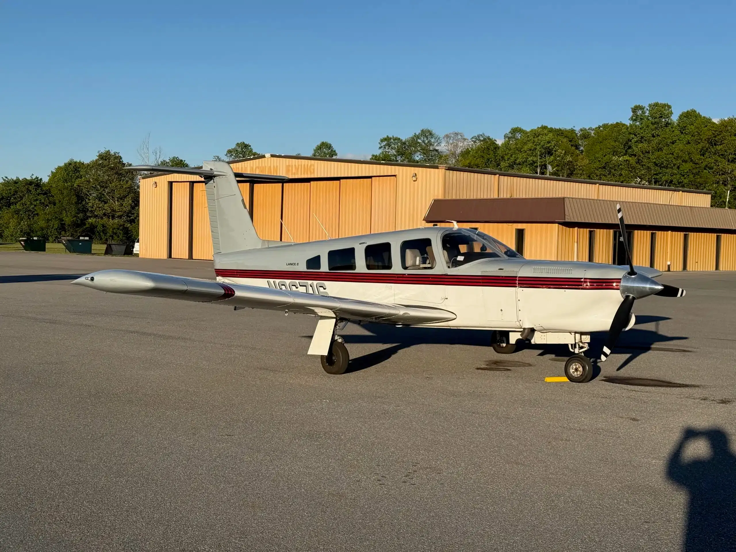 Exterior view of a 1963 Piper Aztec, N106JL.
