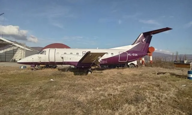 Exterior view of a 1991 Embraer 120.