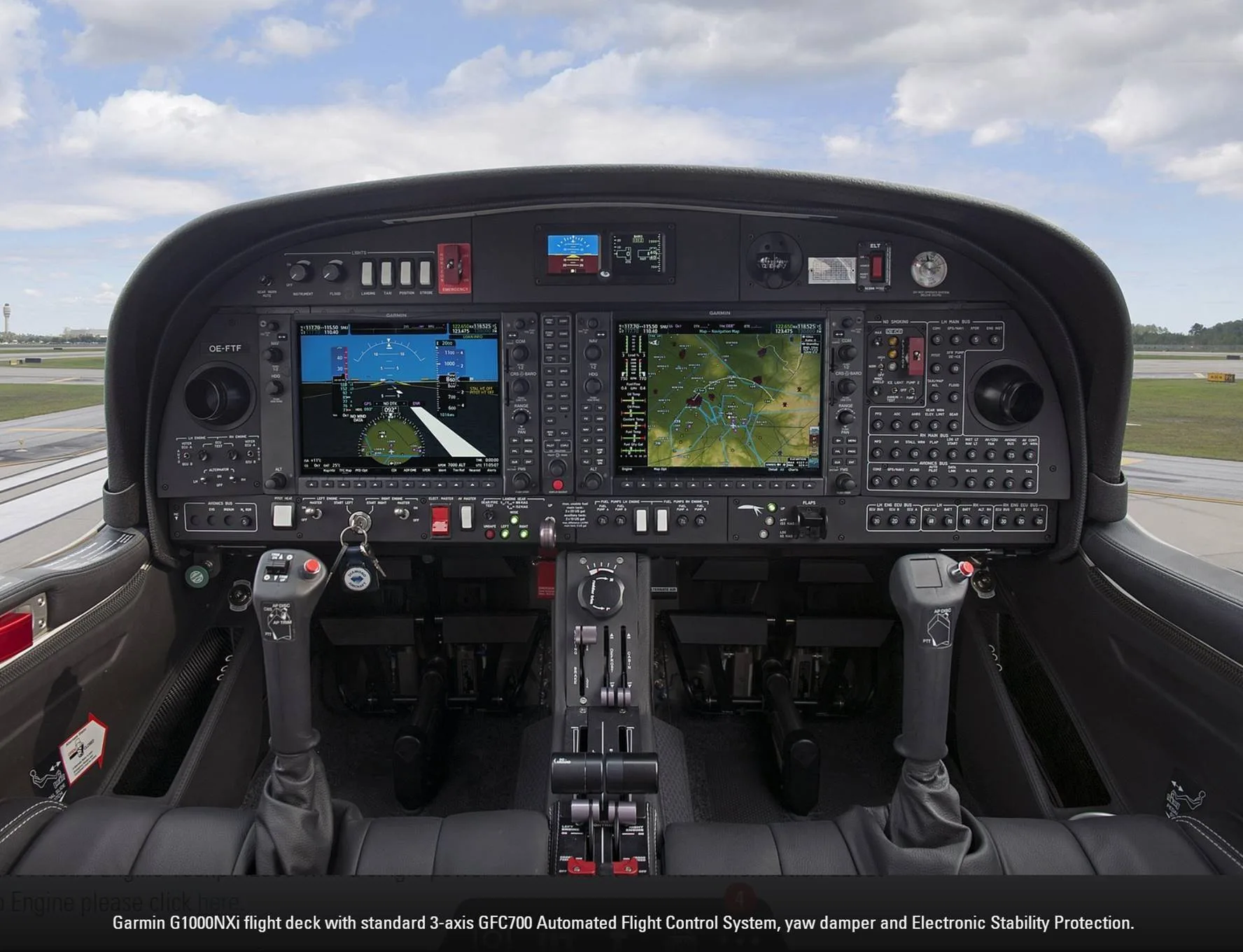 Cockpit and instrument panel of a 2018 Diamond DA42-VI.