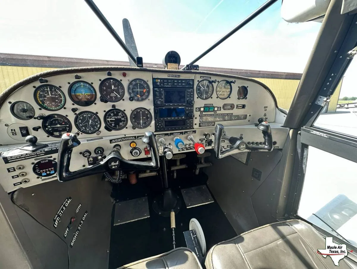 Cockpit and instrument panel of a 2001 Maule M-7-260C.