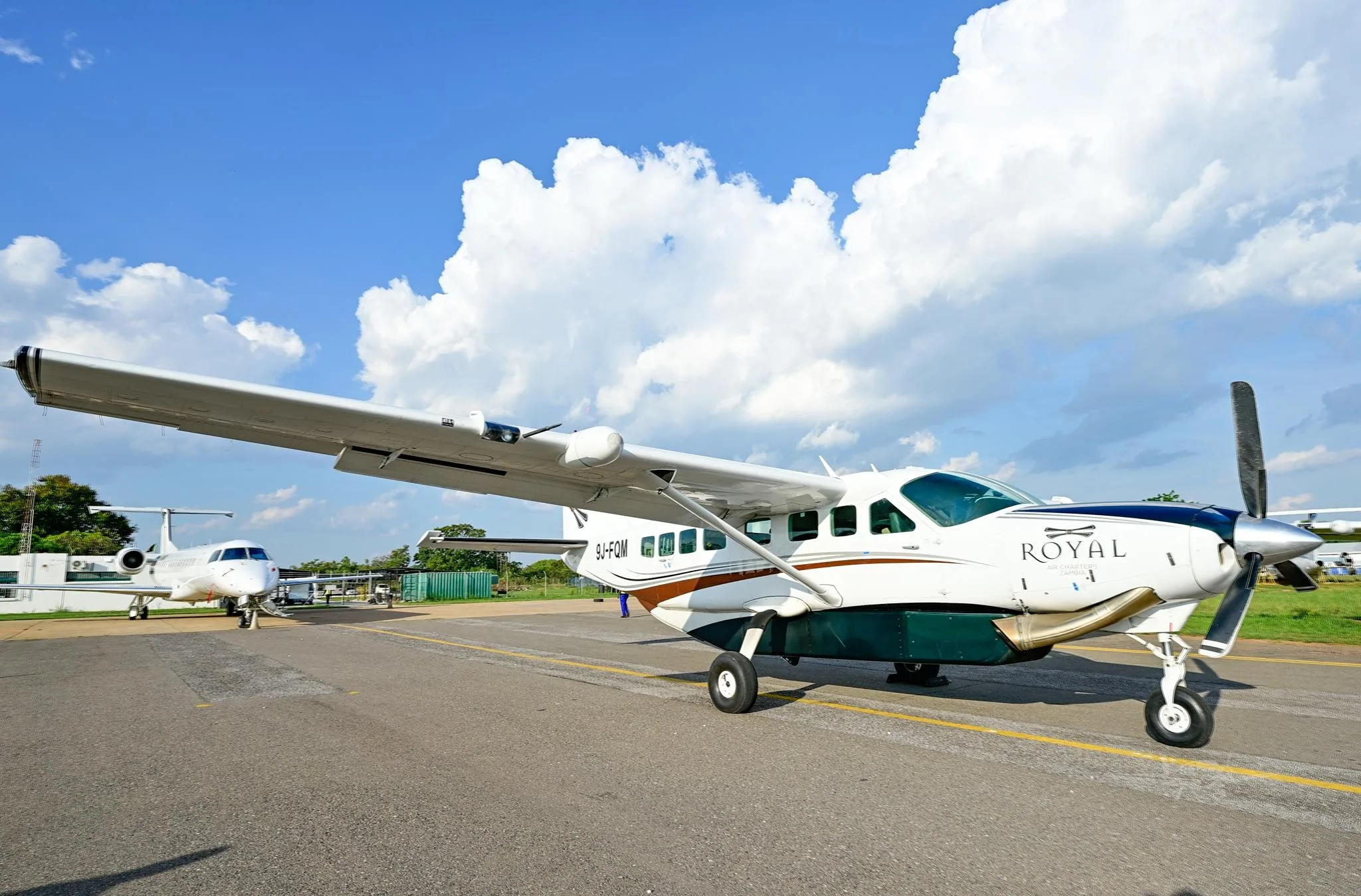 Exterior view of a 2010 CESSNA CARAVAN 208B GRAND, 9J-FQM.