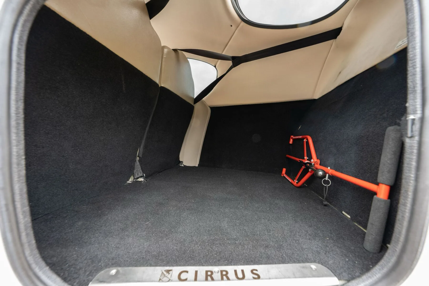 Cabin interior of a Cirrus SR20-G2.
