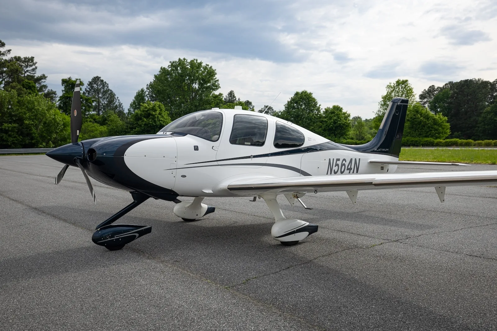 Exterior view of a 2014 Cirrus SR22T G5 GTS.
