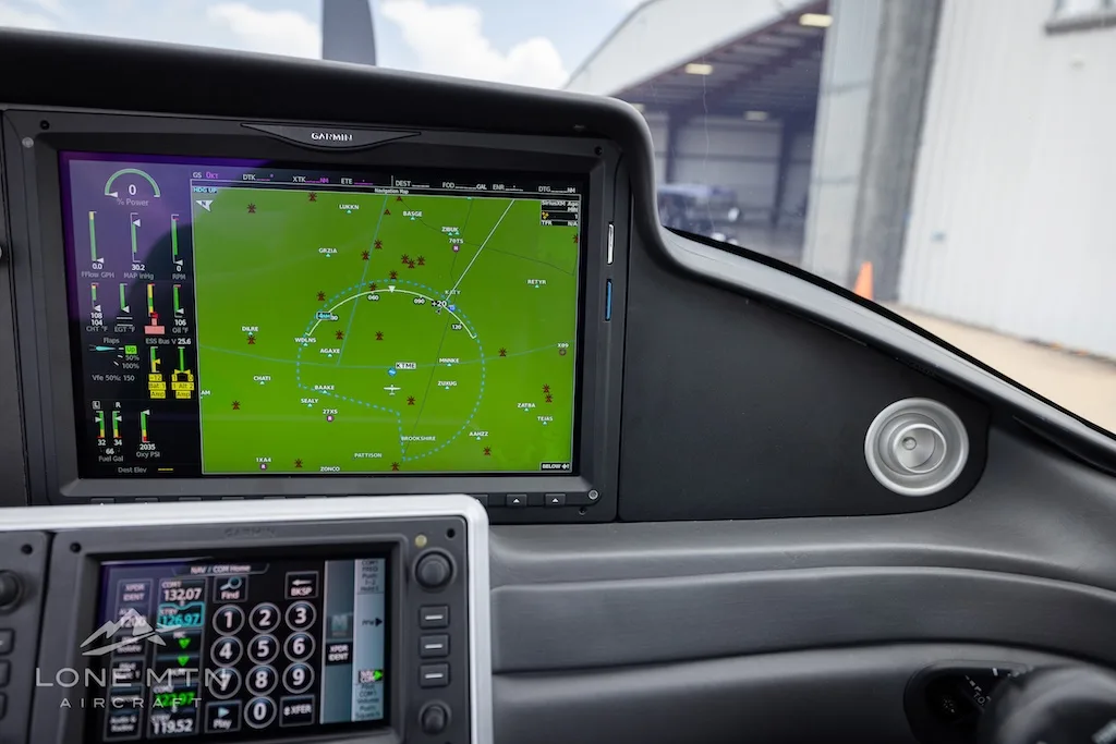 Avionics suite of a 2024 Cirrus SR22 G7 GTS.