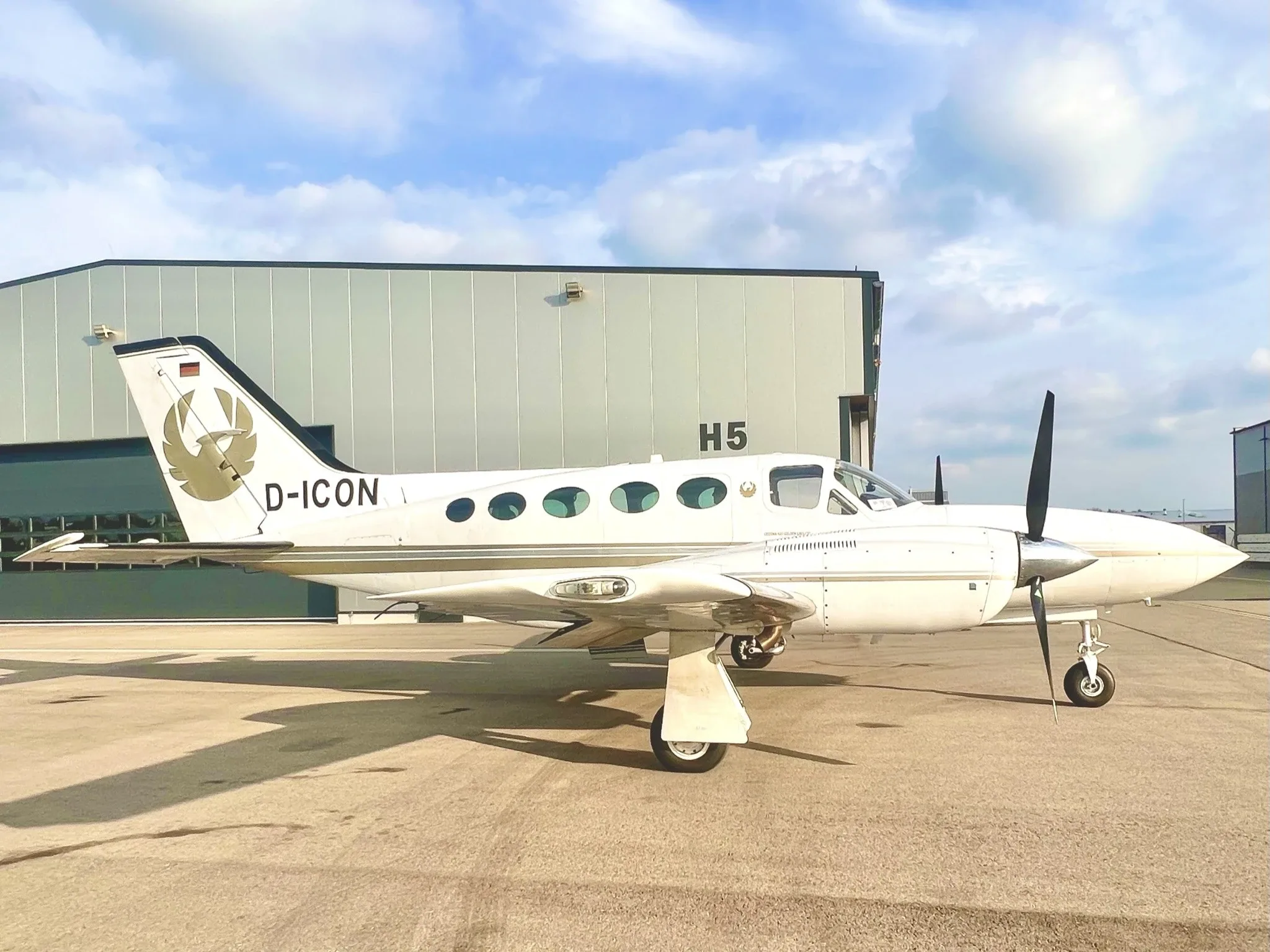 Exterior view of a 1981 Cessna 421.