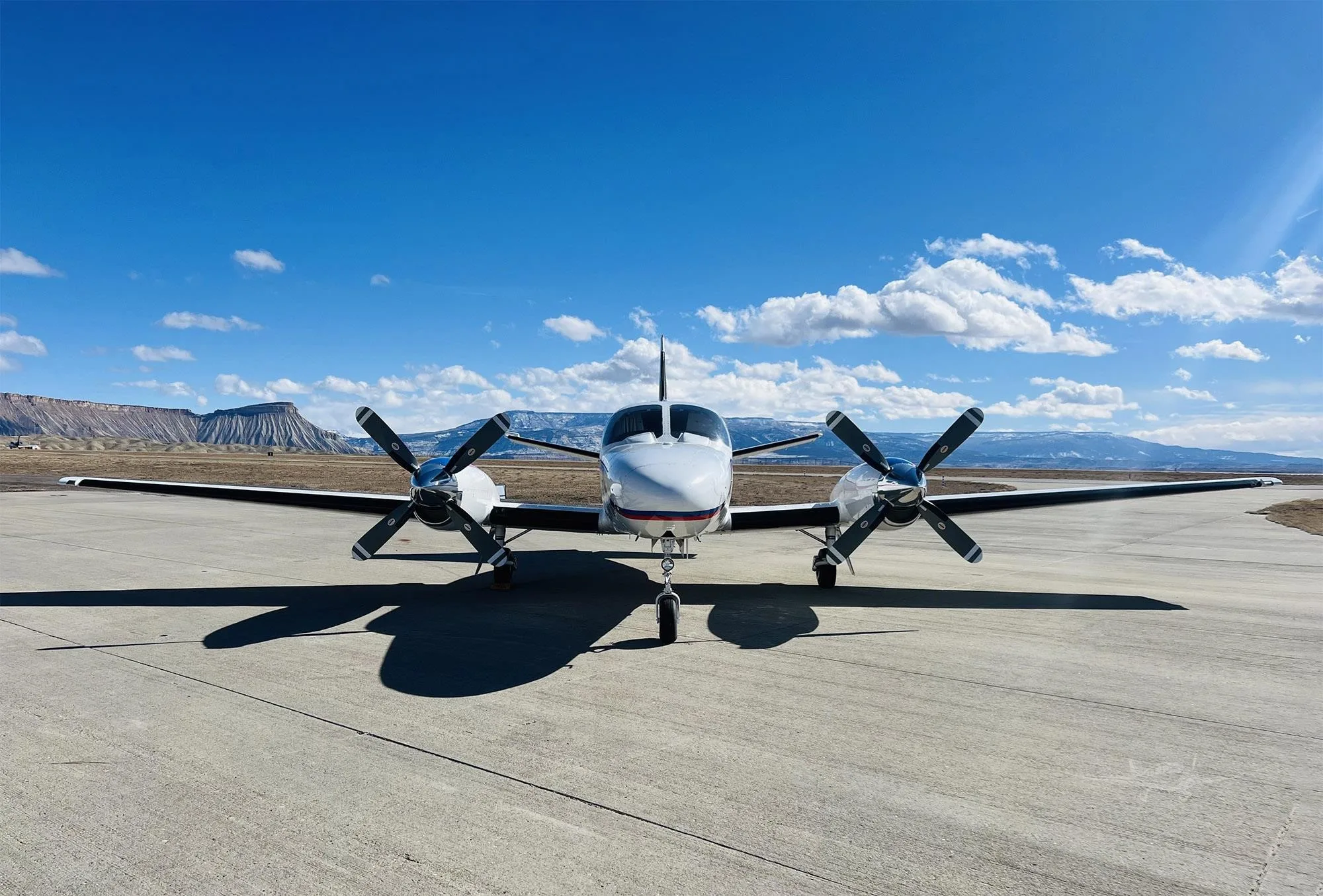 Exterior view of a 1986 CESSNA CONQUEST II, N517NC.