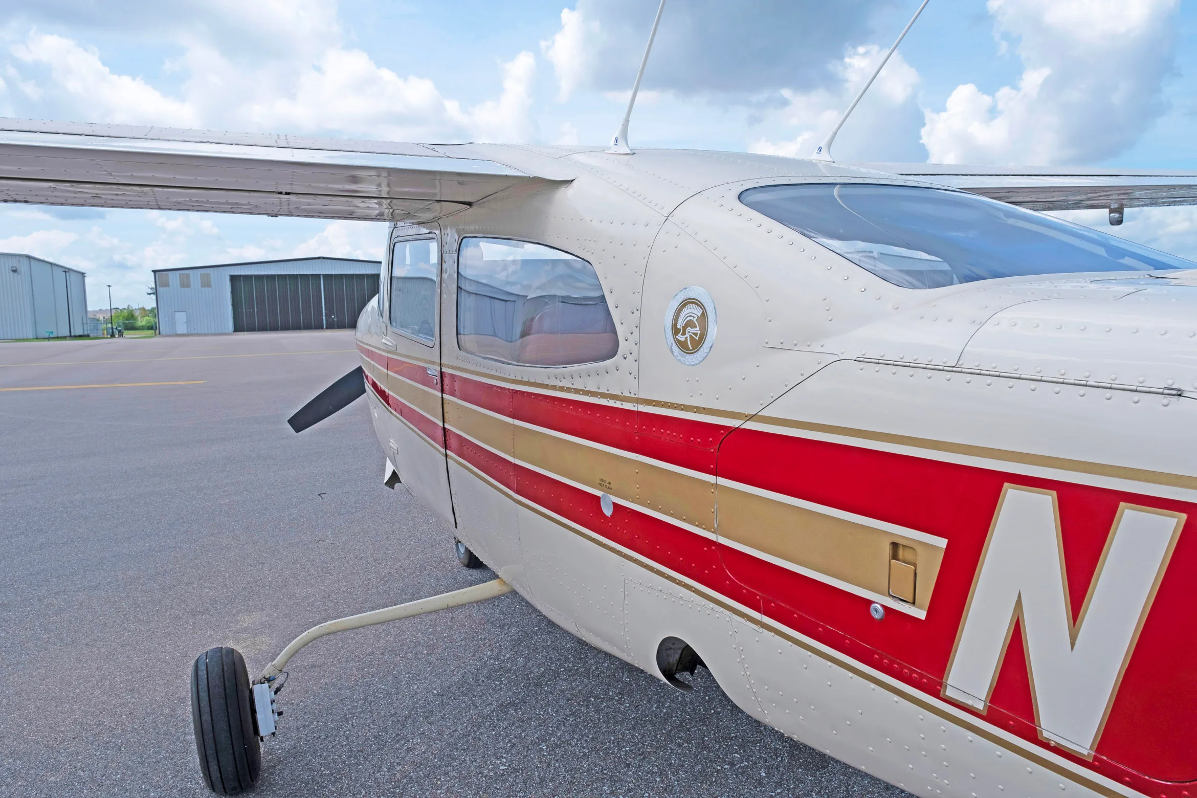 Exterior view of a 1971 Cessna T210K, N727FA.