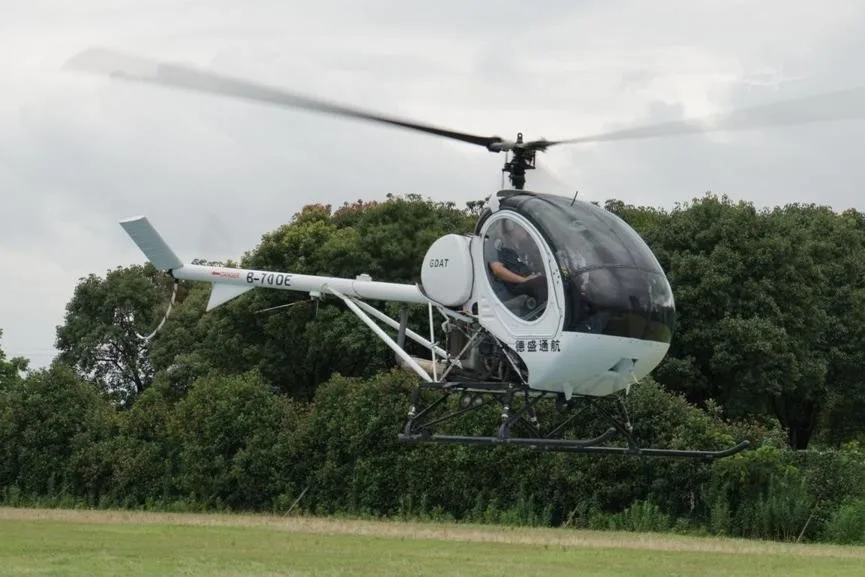 Marketing image of a 2006 SCHWEIZER 269C-1.