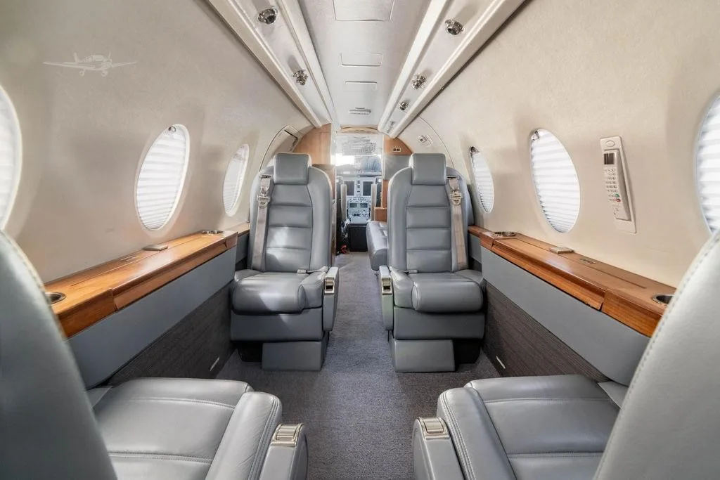Cabin interior of a 2015 NEXTANT 400XTI.