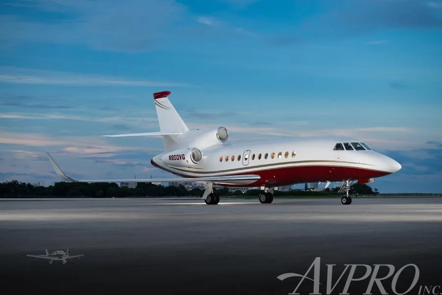 Exterior view of a 2015 DASSAULT FALCON 900LX, N900VG.