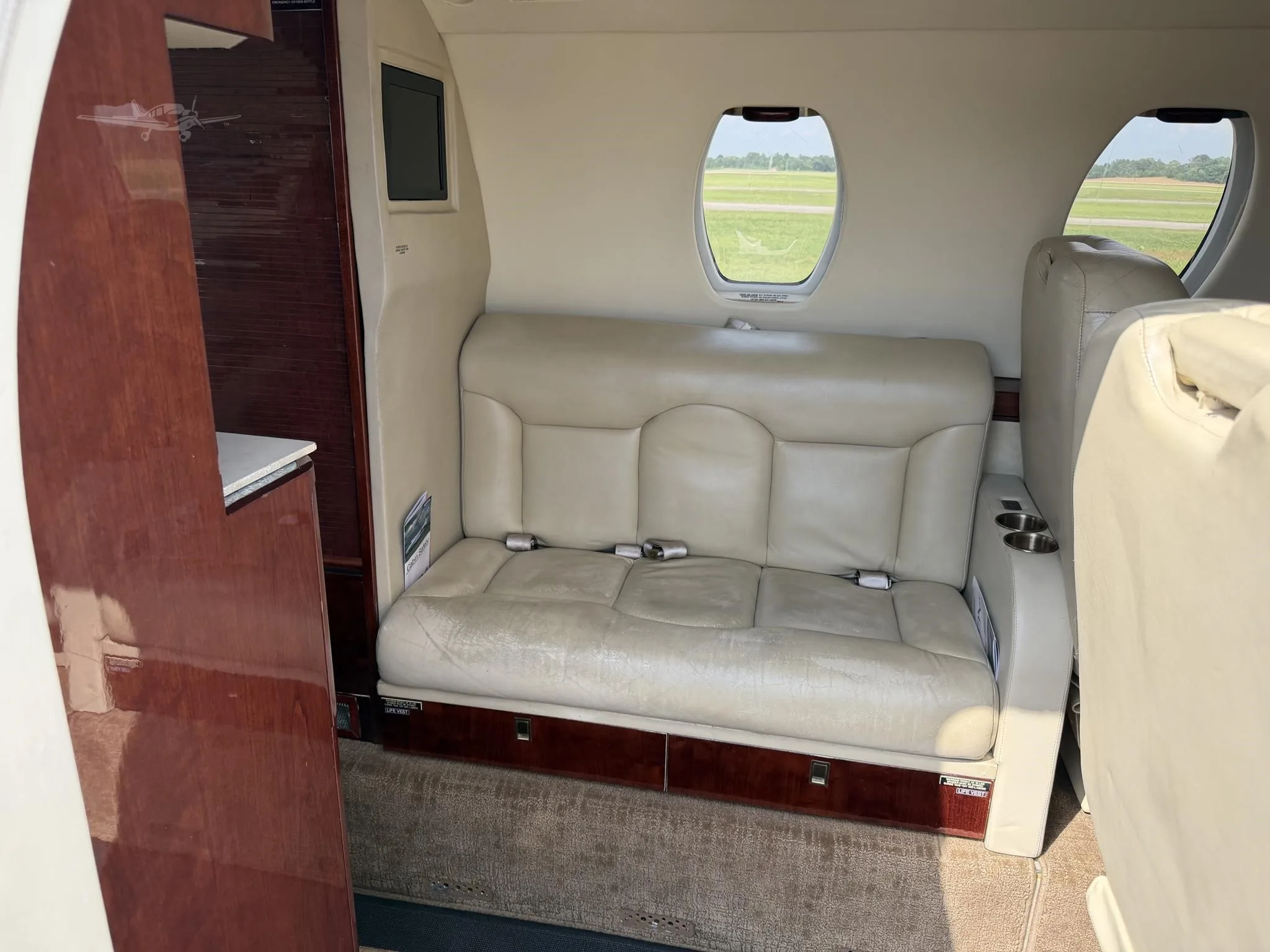 Cabin interior of a 1986 CESSNA CITATION III.