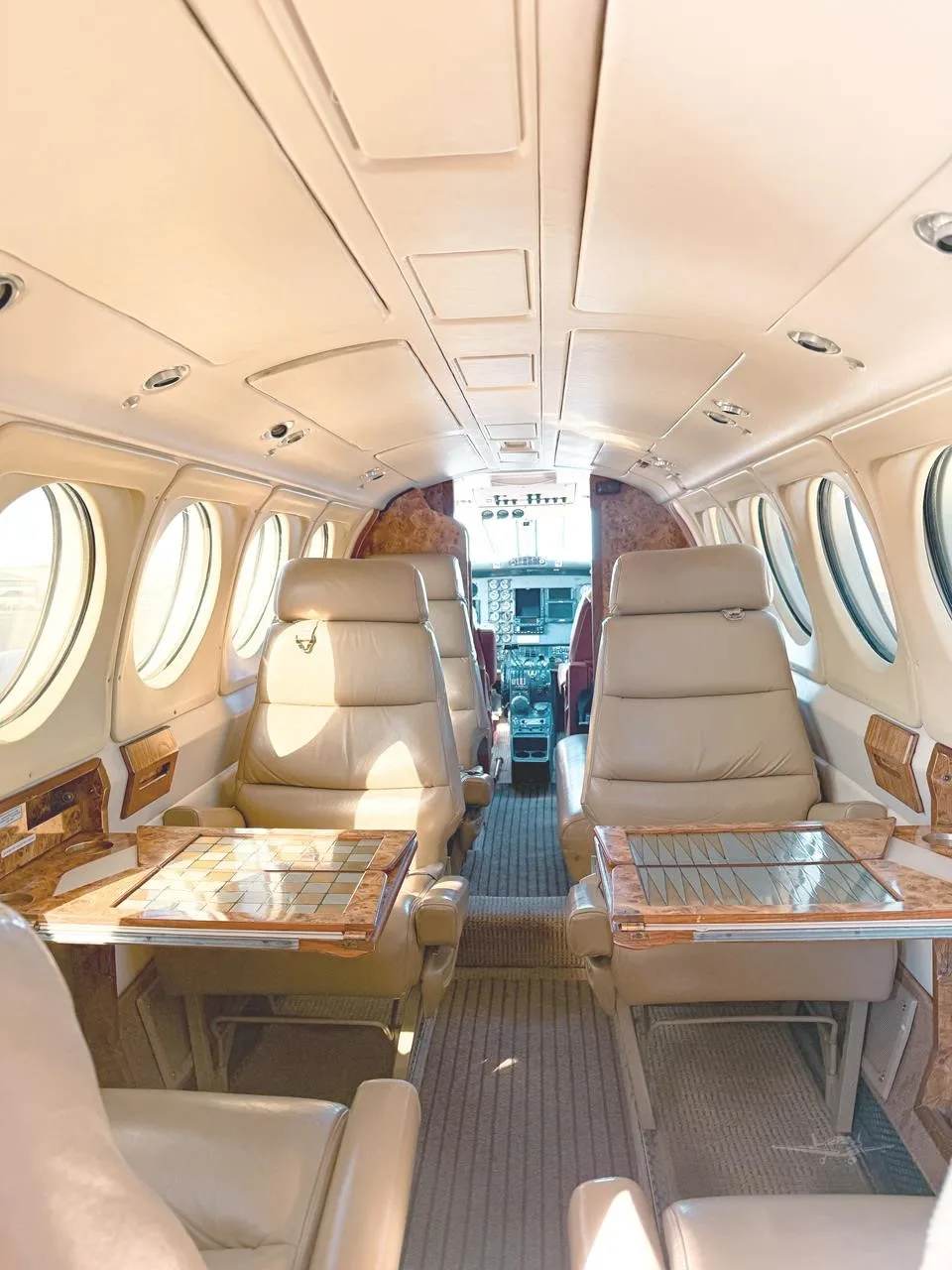 Cabin interior of a 1980 BEECHCRAFT KING AIR 200.