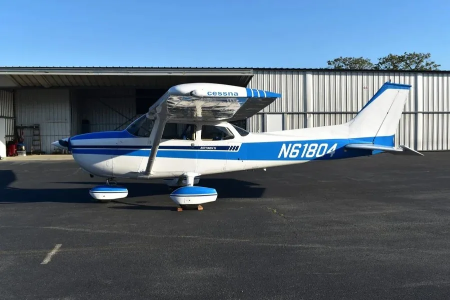 Marketing image of a 1975 Cessna 172M.