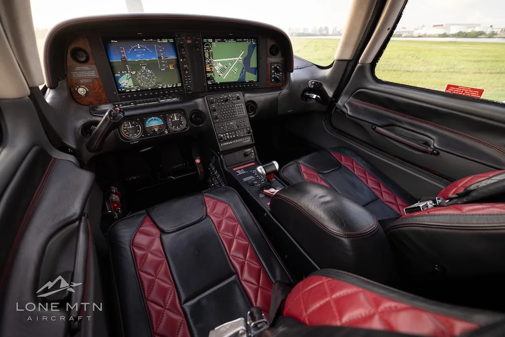 Cabin interior of a 2008 Cirrus SR22 G3.