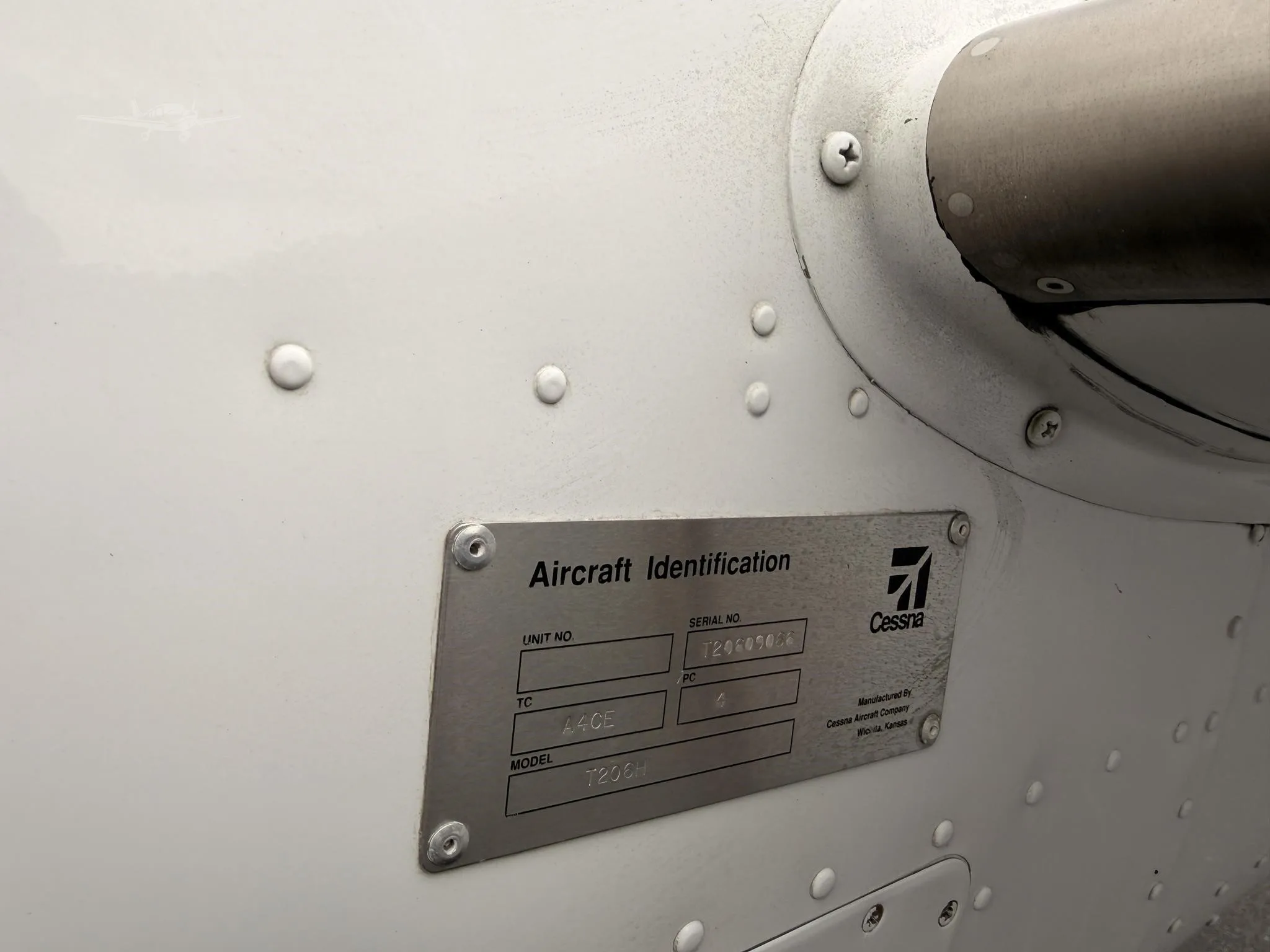 Engine detail of a 2012 CESSNA TURBO 206H STATIONAIR.