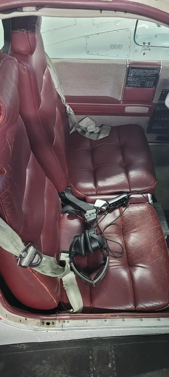 Cabin interior of a 1976 BEECHCRAFT 58TC BARON.