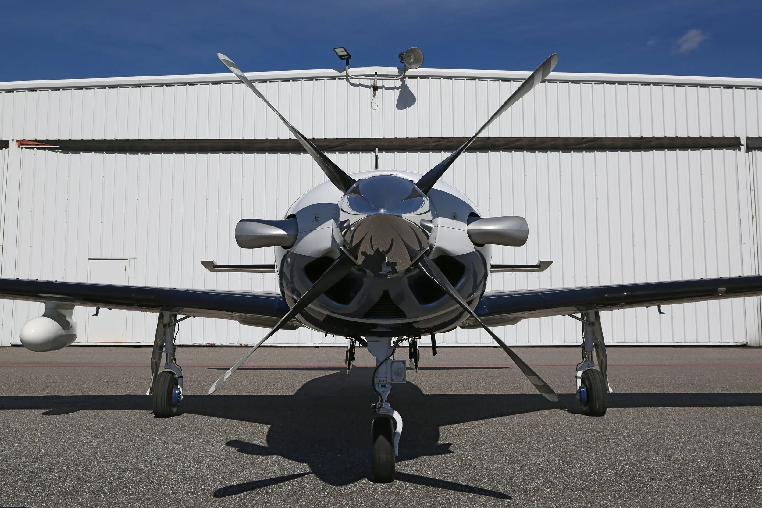 Exterior view of a 2008 Piper MERIDIAN PA-46-500TP.