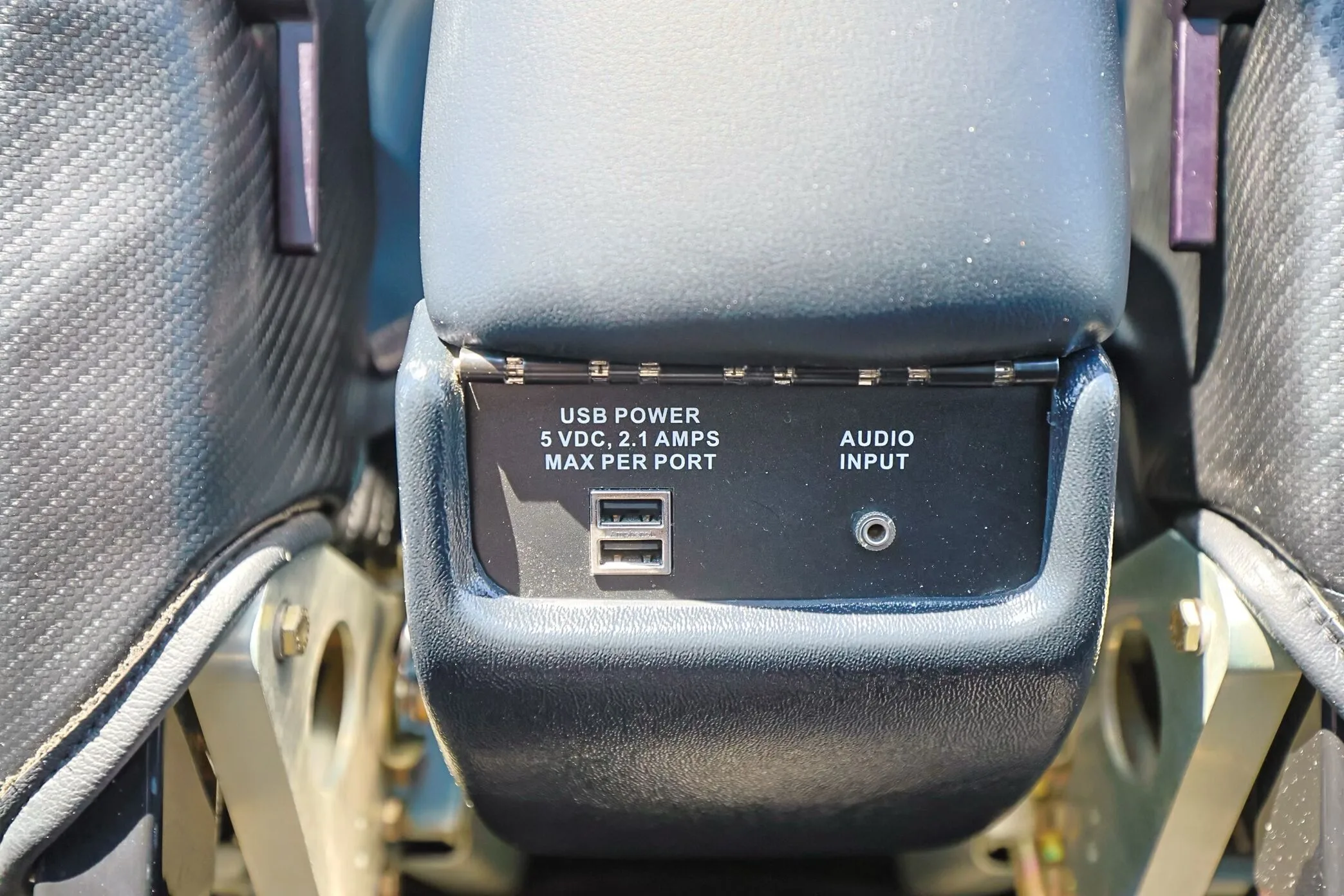 Avionics suite of a 2015 Cirrus SR22-G5 TURBO.