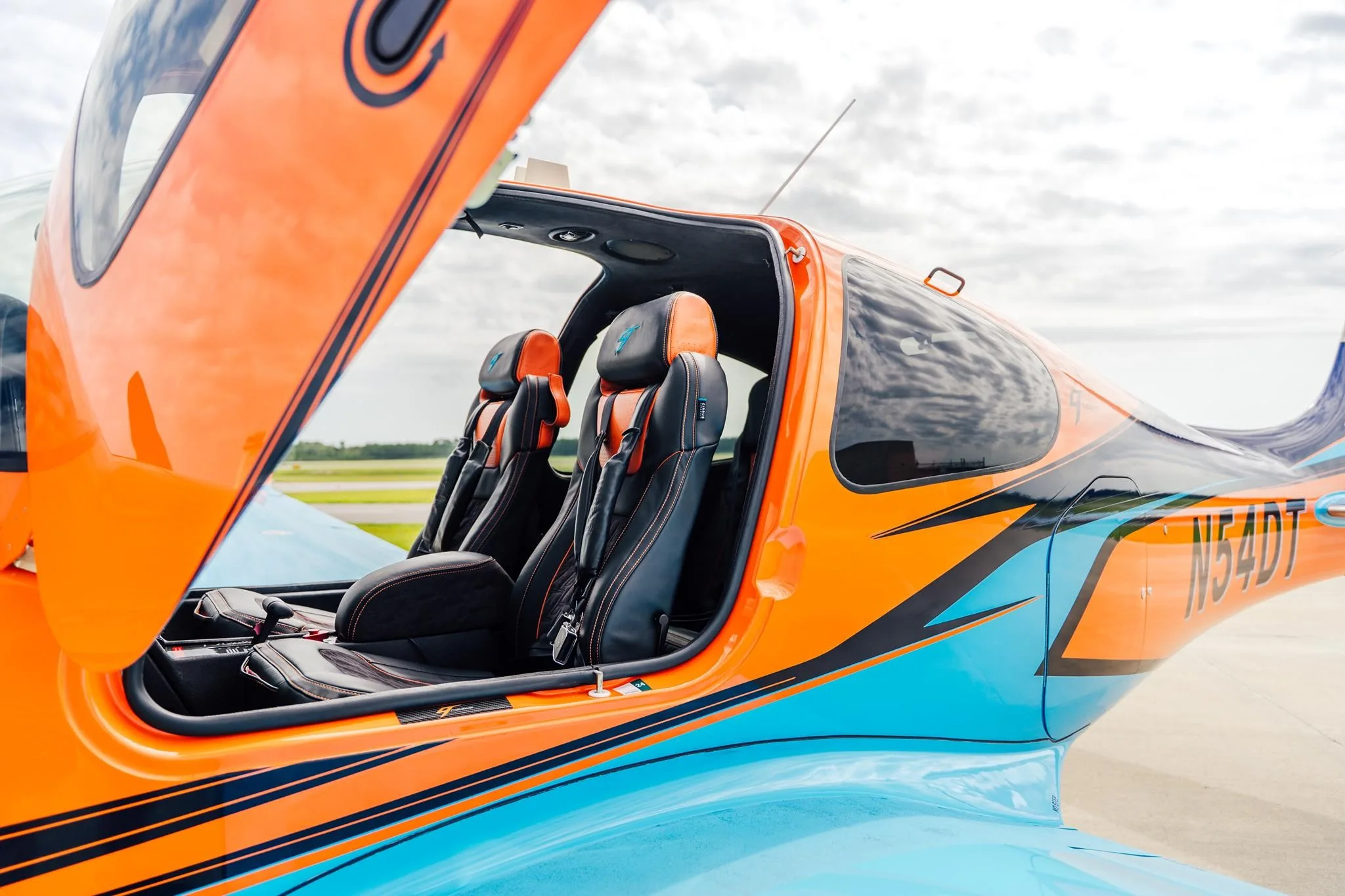 Exterior view of a 2023 CIRRUS SR22-G6 TURBO, N54DT.