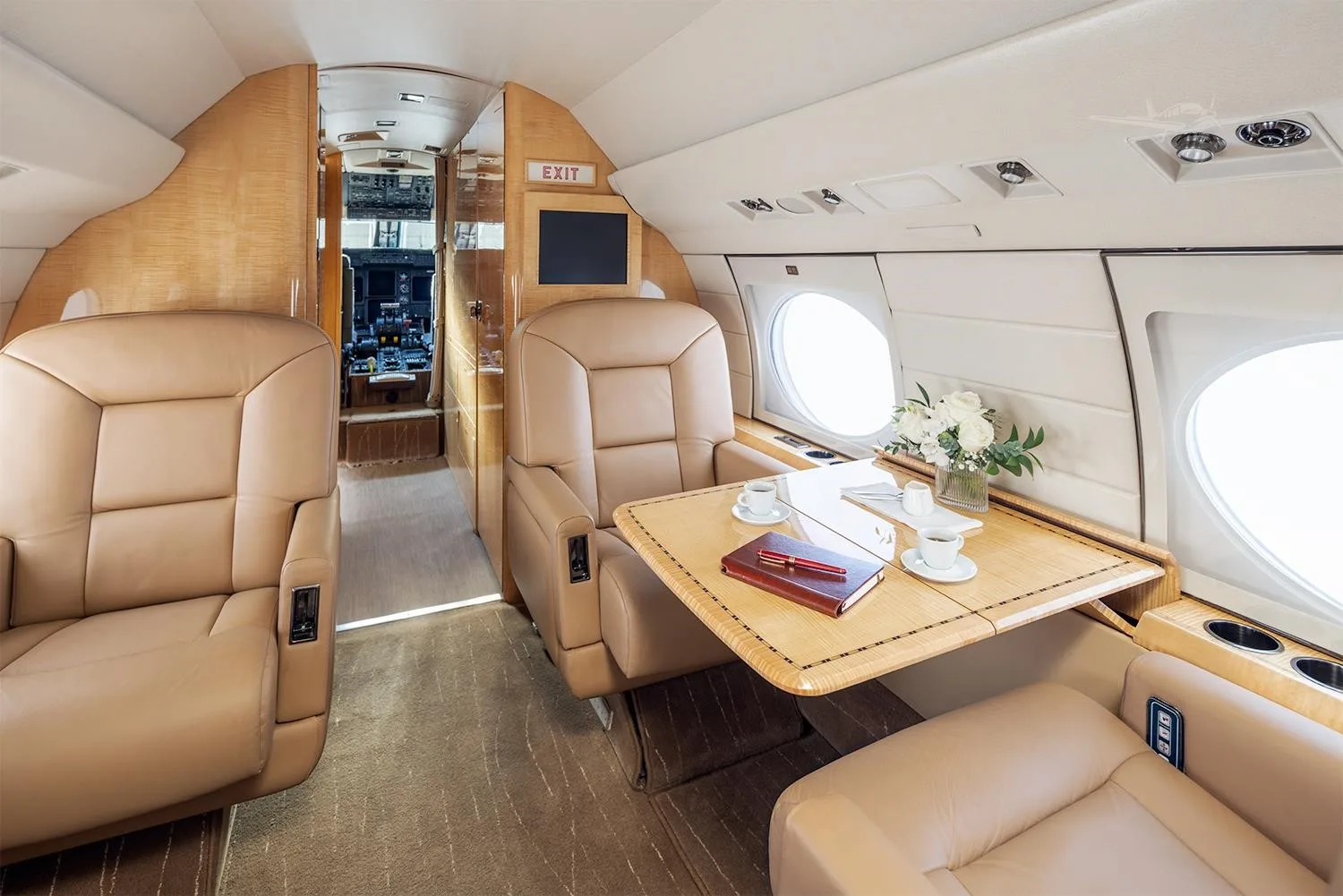 Cabin interior of a 1992 GULFSTREAM GIV.