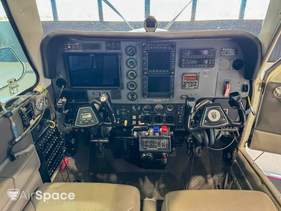 Cockpit and instrument panel of a 1984 Beechcraft B36TC Bonanza.