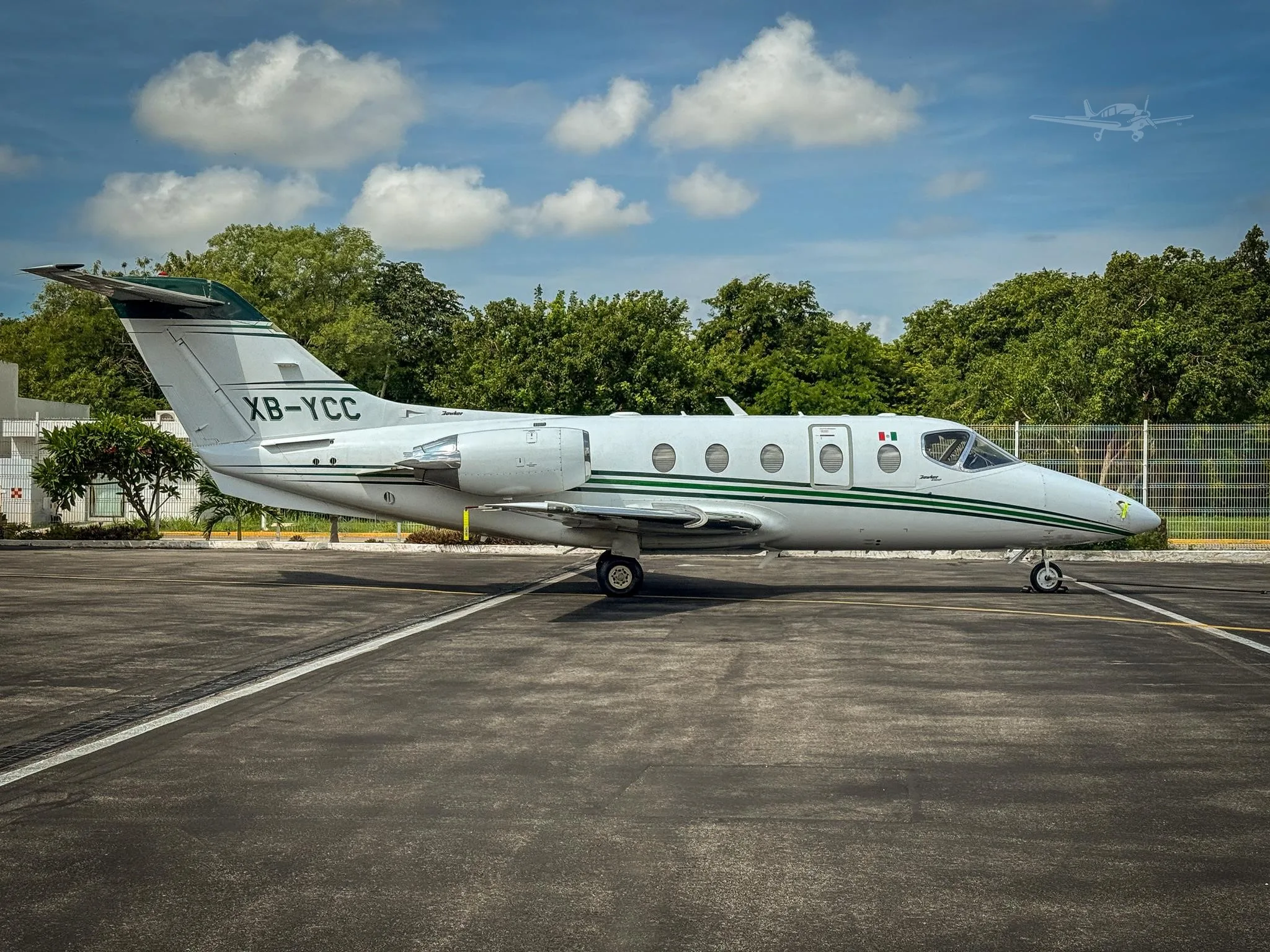 Exterior view of a 2008 HAWKER 400XP, XB-YCC.