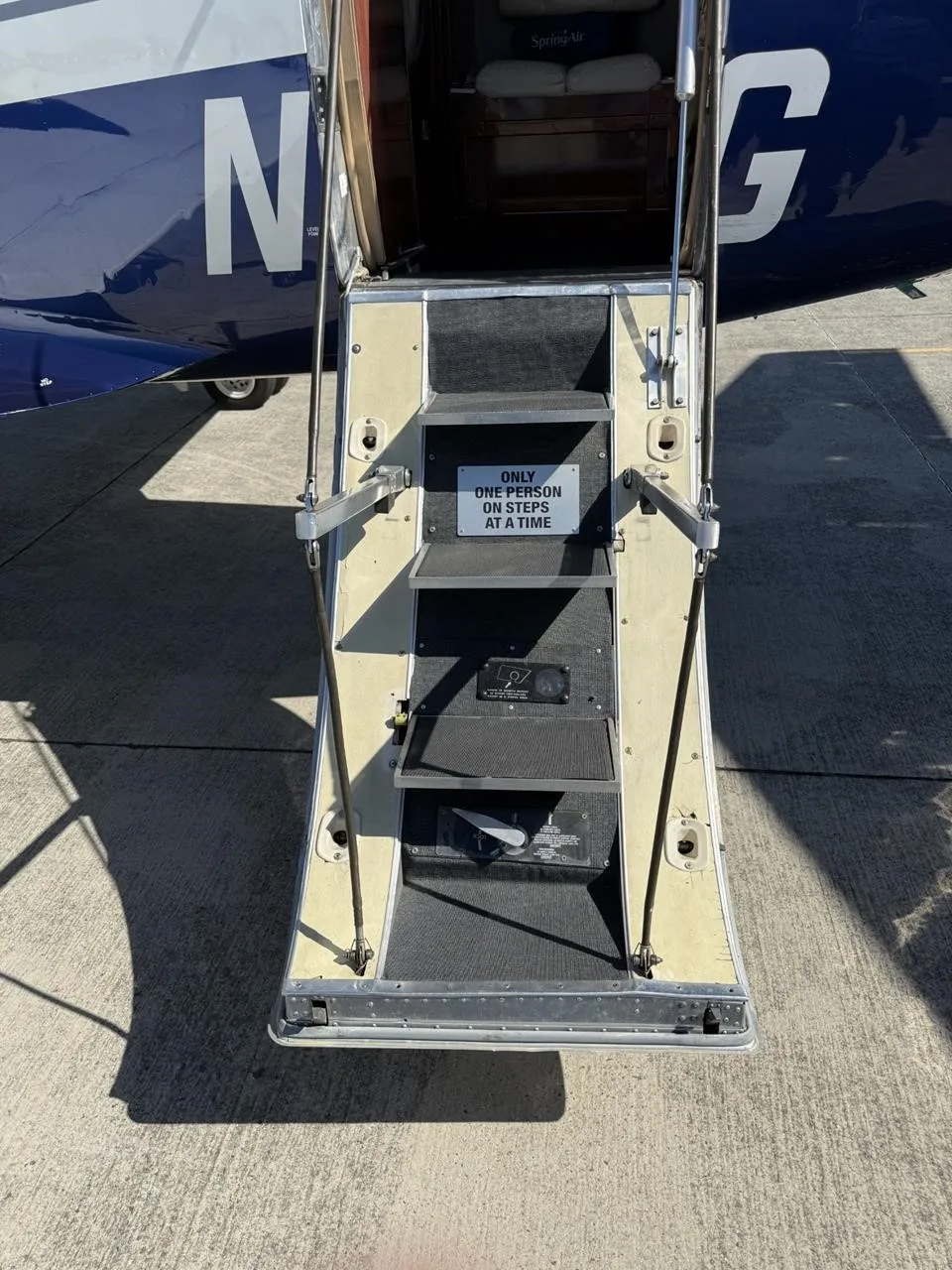 Avionics suite of a 1987 BEECHCRAFT KING AIR B200.