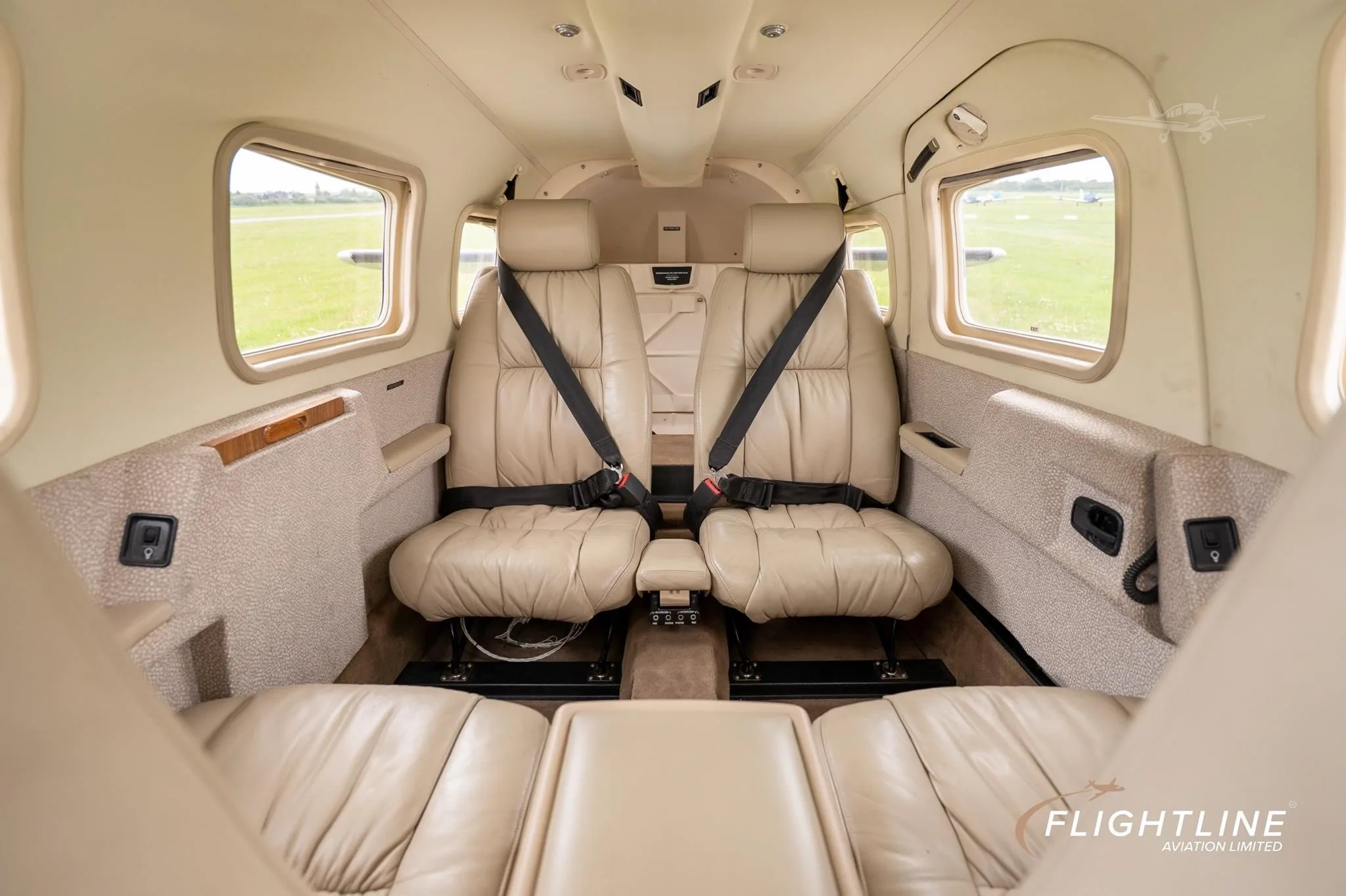 Cabin interior of a 2001 PIPER SENECA V.