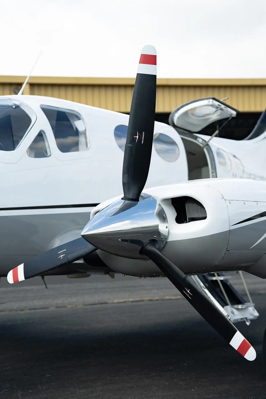 Exterior view of a 1975 CESSNA 414, N142SD.