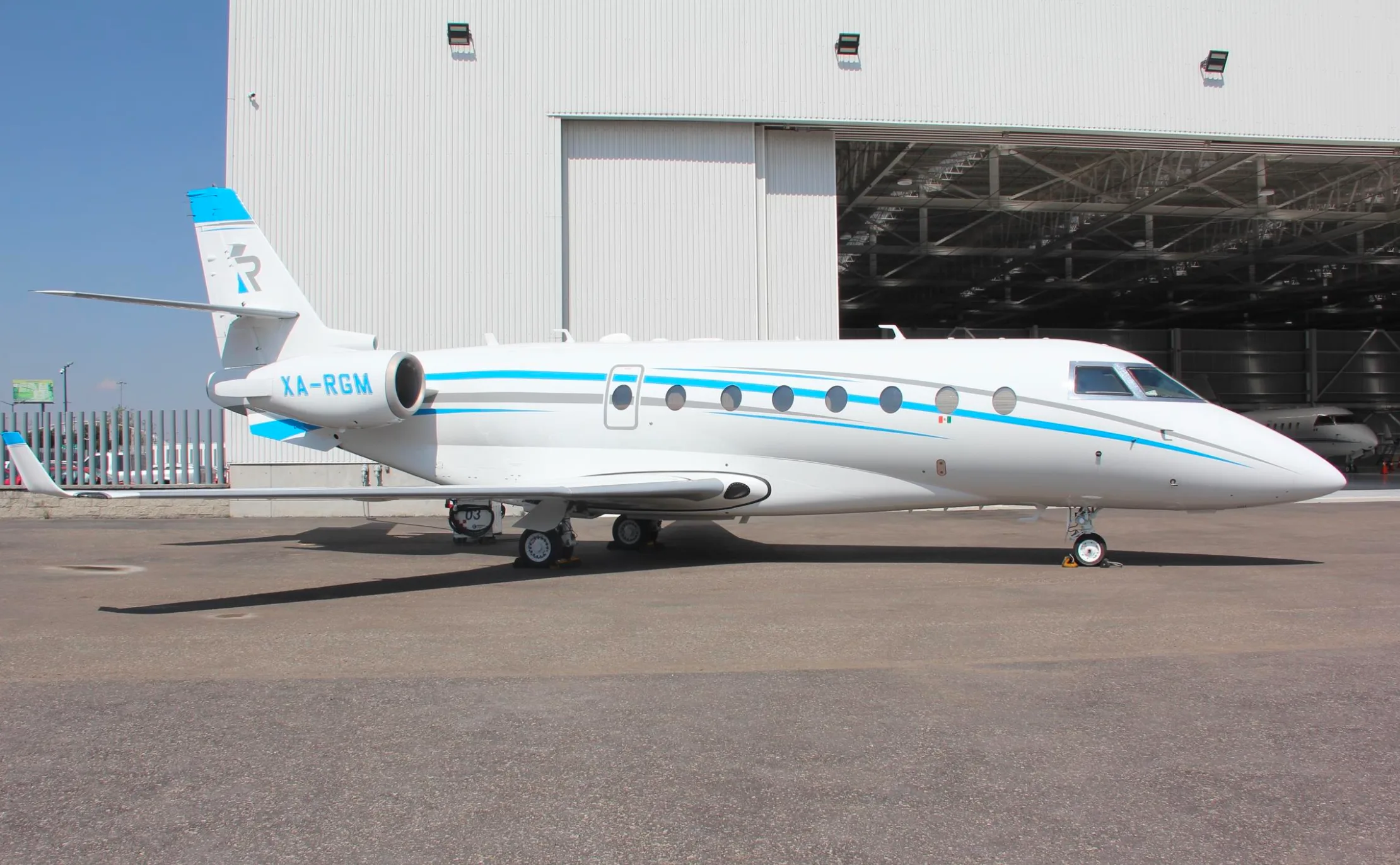 Specification or layout diagram for a Gulfstream G200.