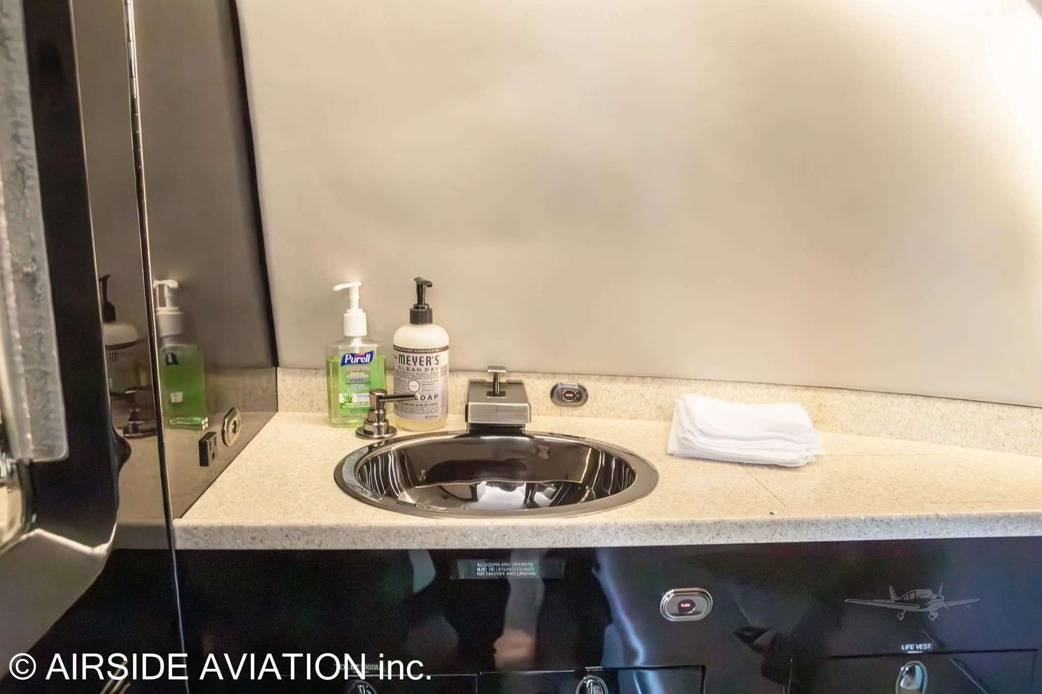 Cabin interior of a 2003 HAWKER 800XP.