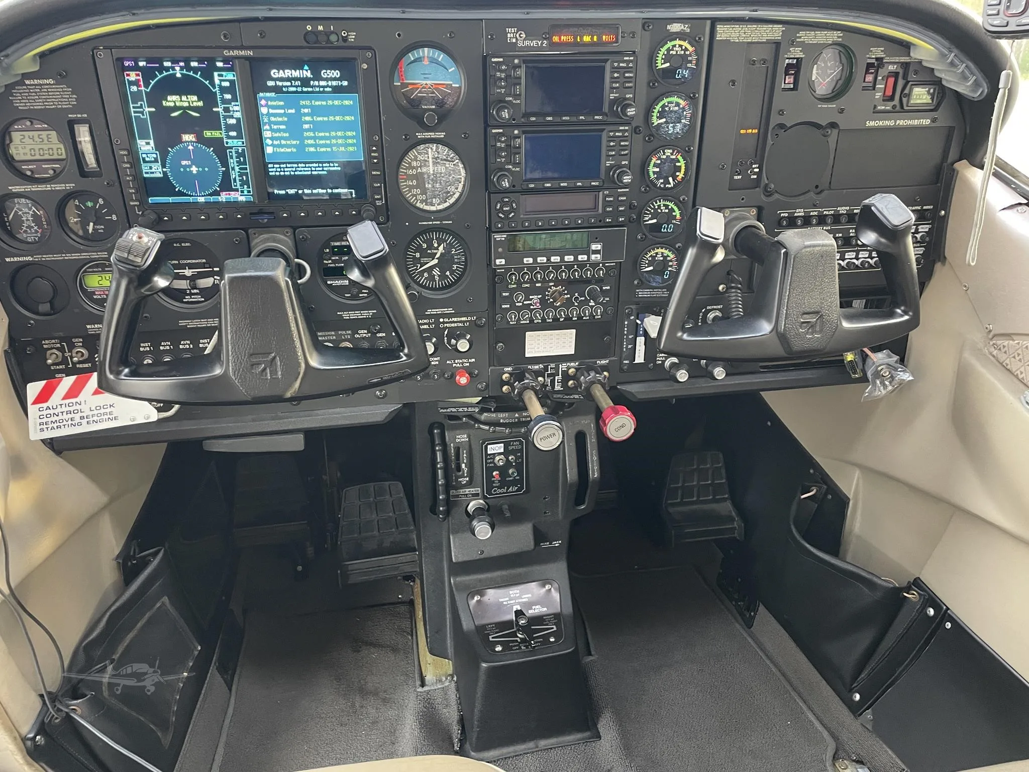 Cockpit and instrument panel of a 1998 CESSNA TURBO 206H STATIONAIR.