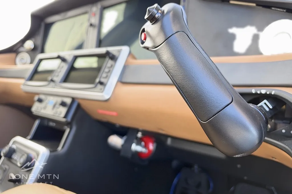 Avionics suite of a 2024 Cirrus SR22T G7.