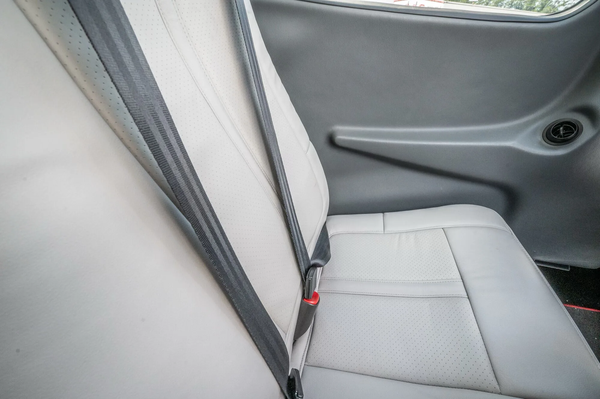 Cabin interior of a 2021 Cirrus SR20-G6.