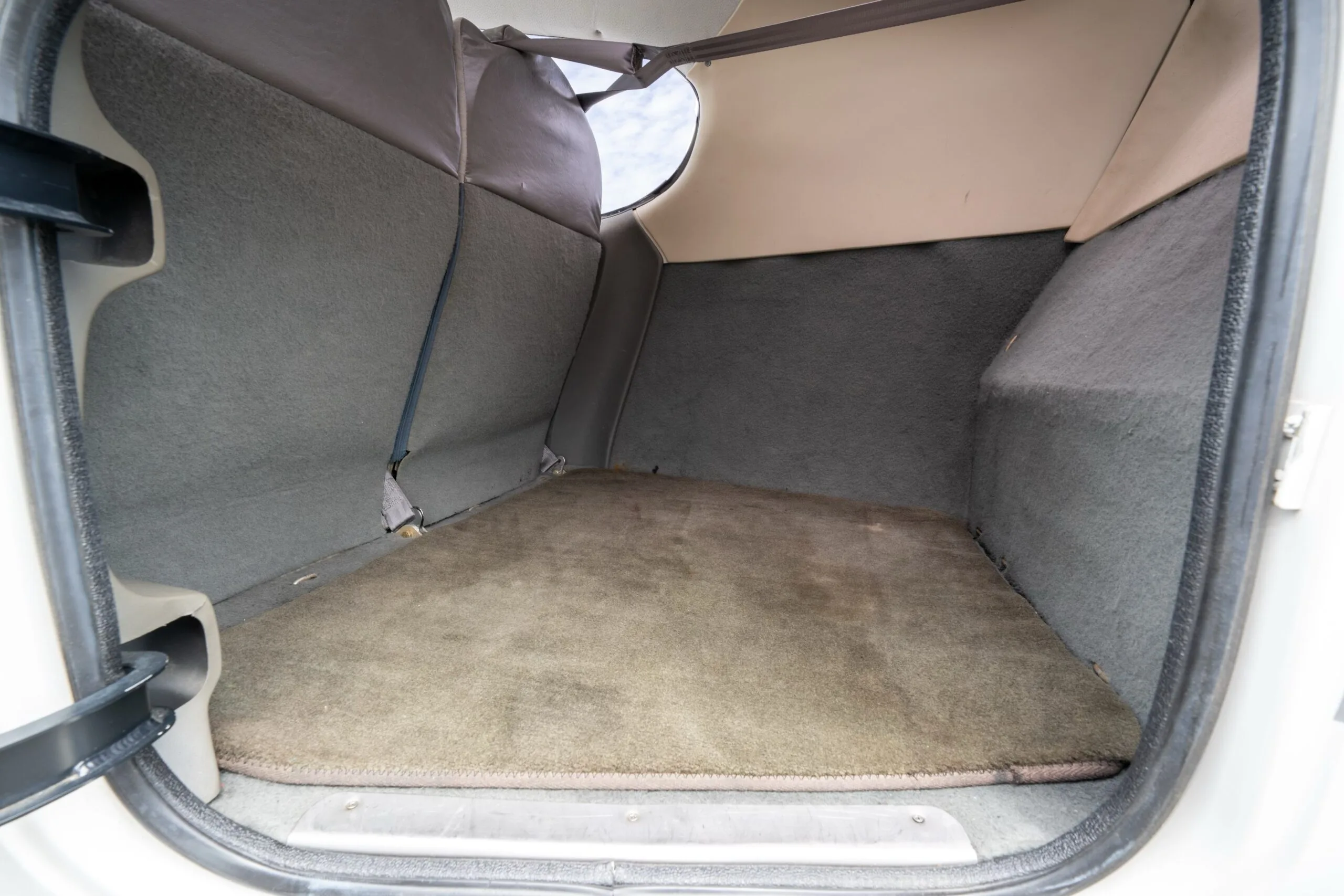 Cabin interior of a 2003 Cirrus SR20-G1.