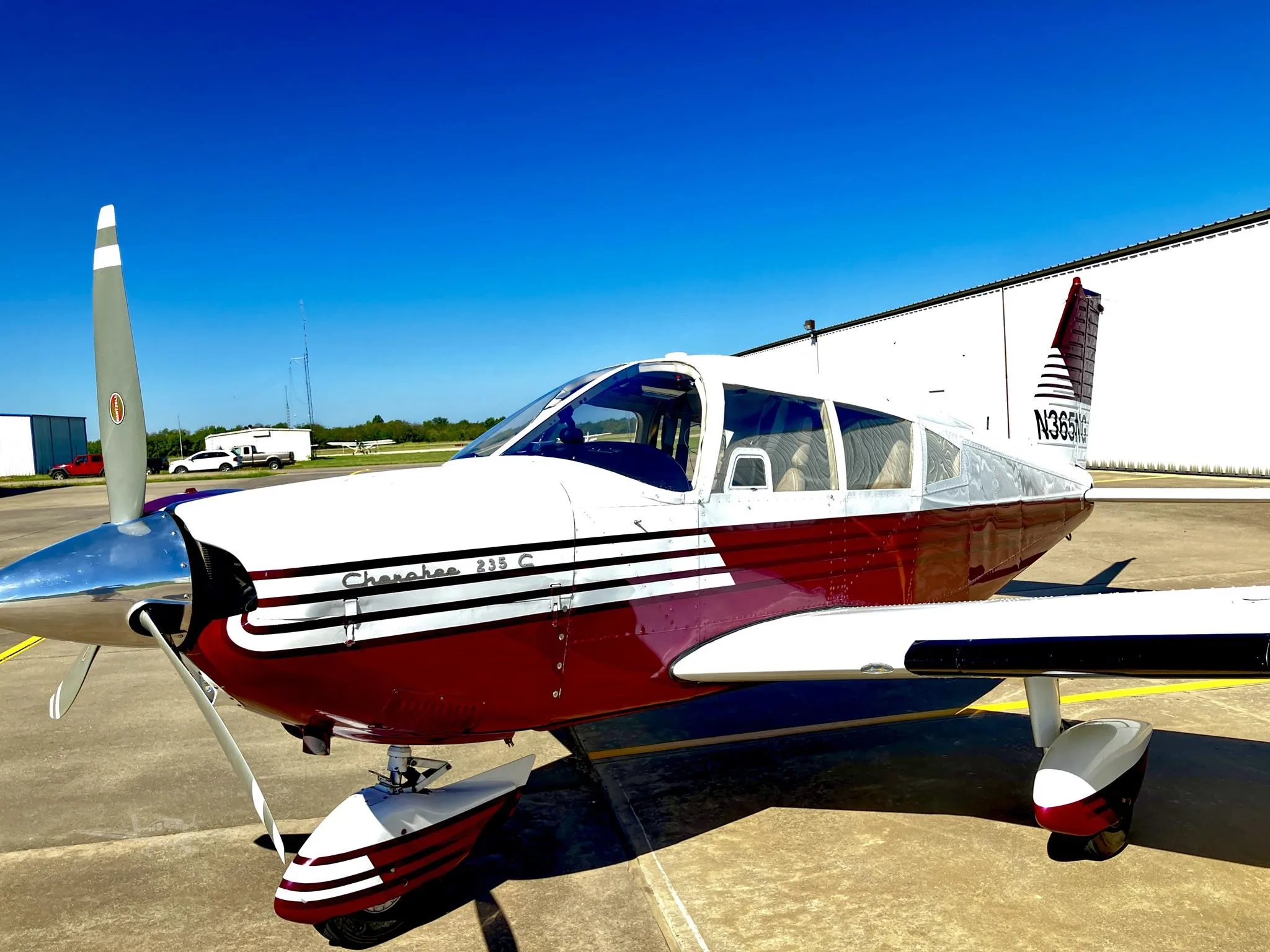 Exterior view of a 1968 PIPER CHEROKEE 235, N365NG.
