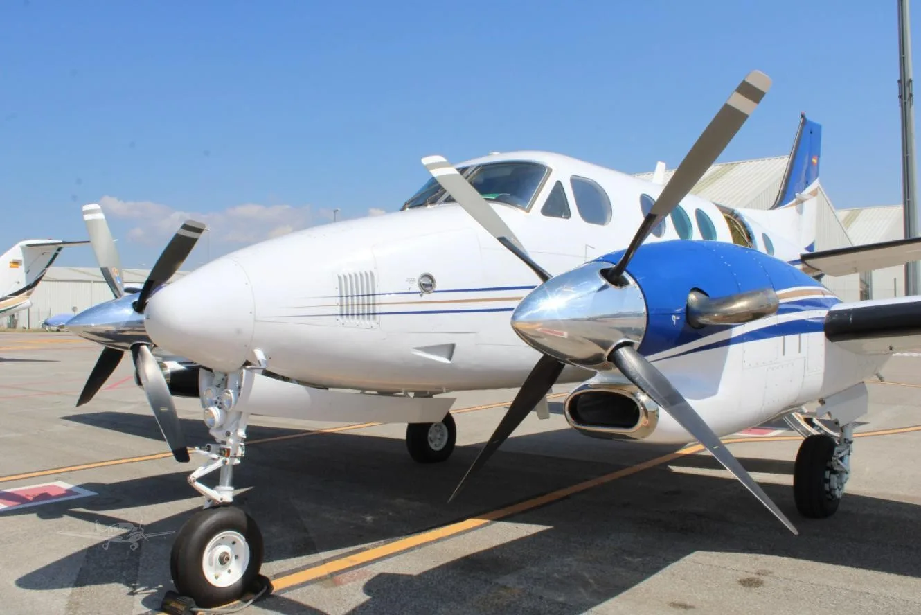 Exterior view of a 1985 BEECHCRAFT KING AIR C90A.