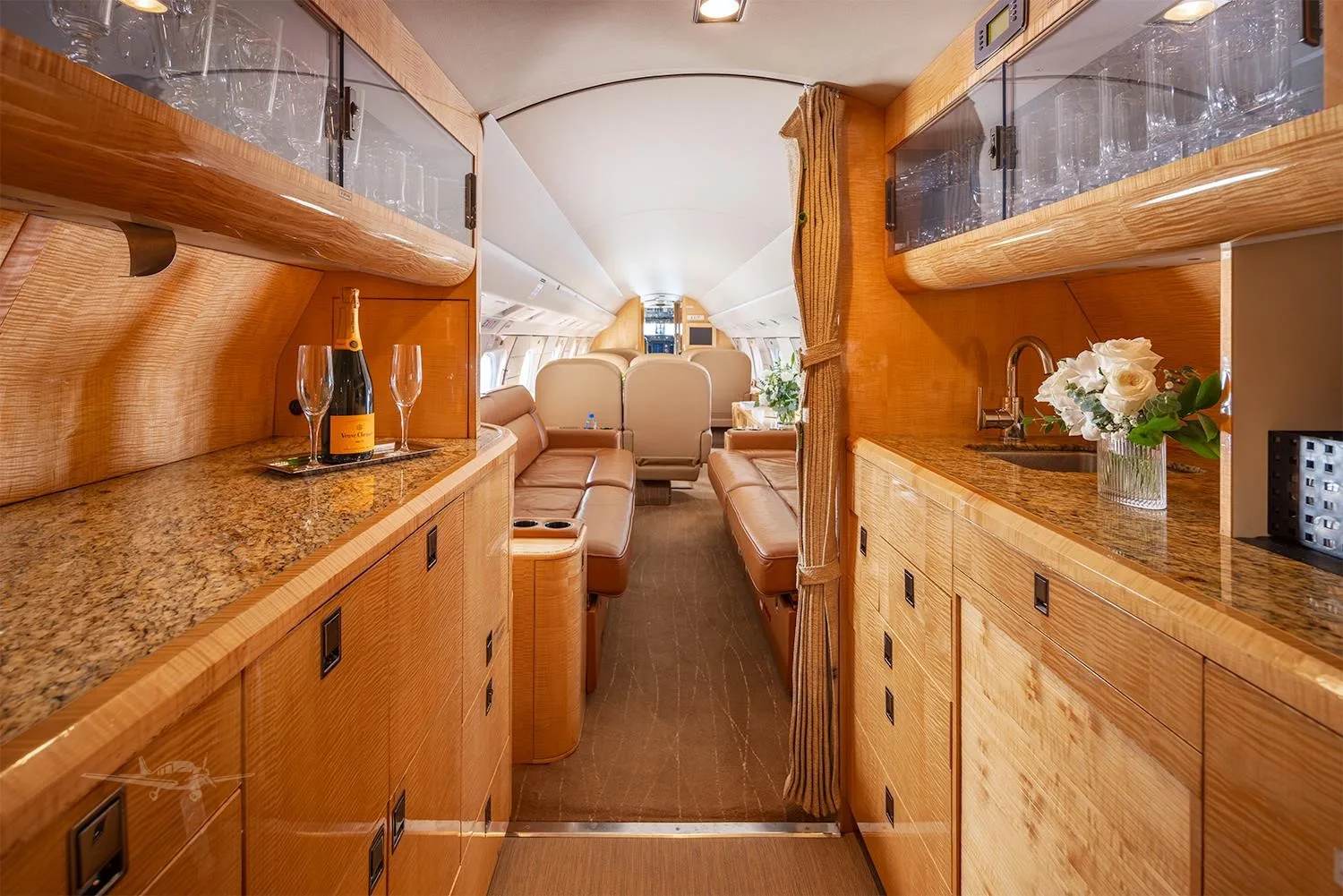 Cabin interior of a 1992 GULFSTREAM GIV.