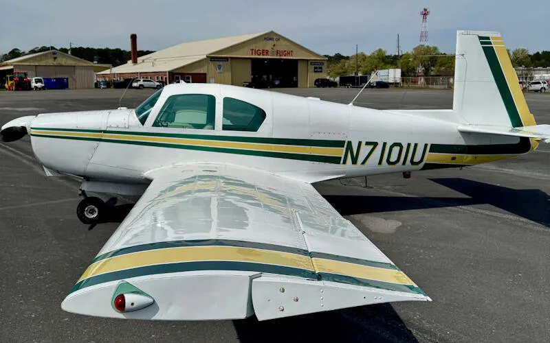 Cockpit and instrument panel of a 1964 Mooney M20C Mark 21 / Ranger.