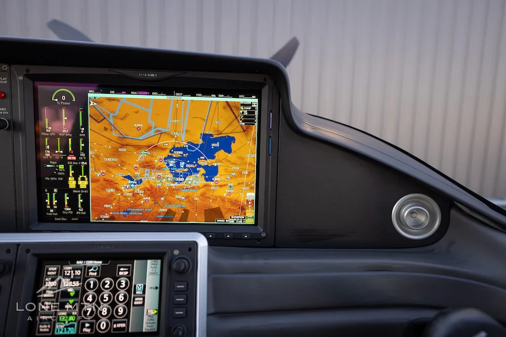 Avionics suite of a 2024 Cirrus SR22T G7.