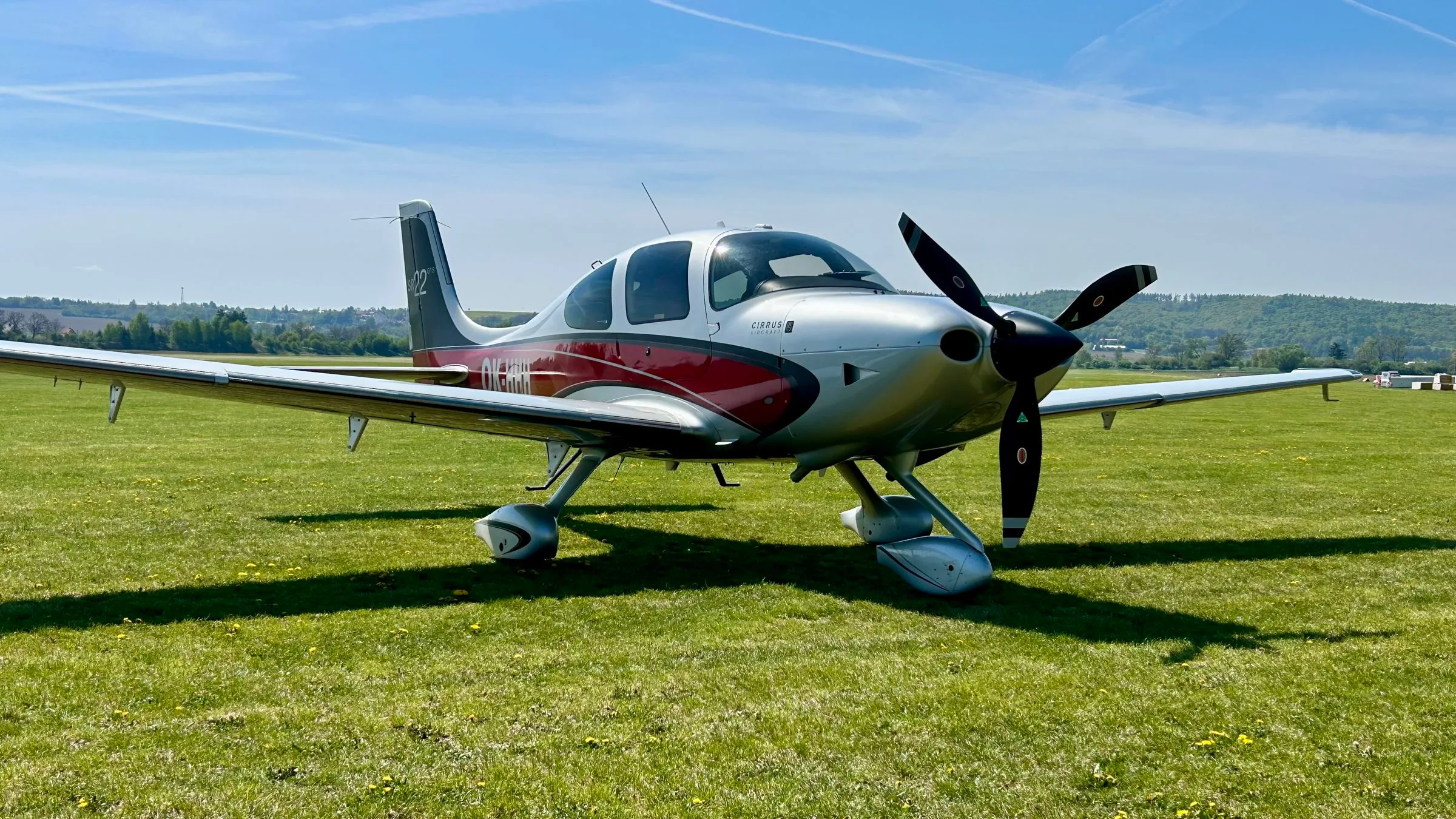 Exterior view of a 2012 Cirrus SR22 G3.