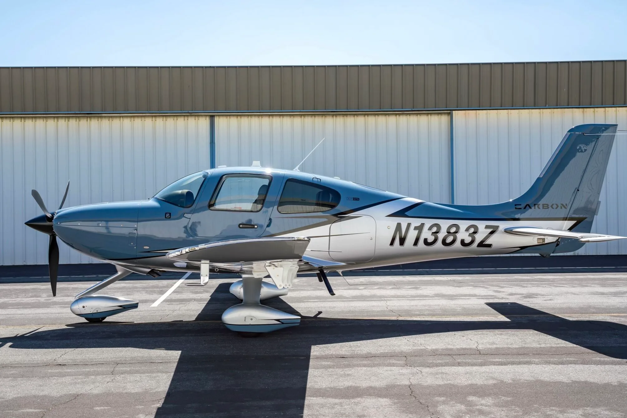 Exterior view of a 2020 Cirrus SR22-G6 TURBO, N1383Z.